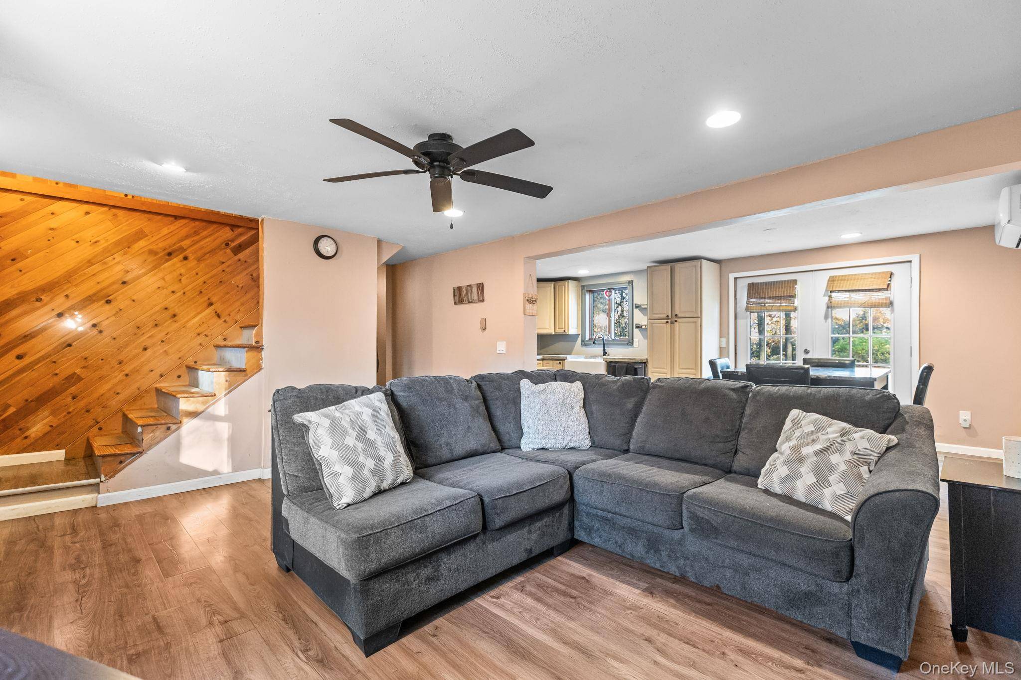 New Windsor, NY 12553,104 Riley RD