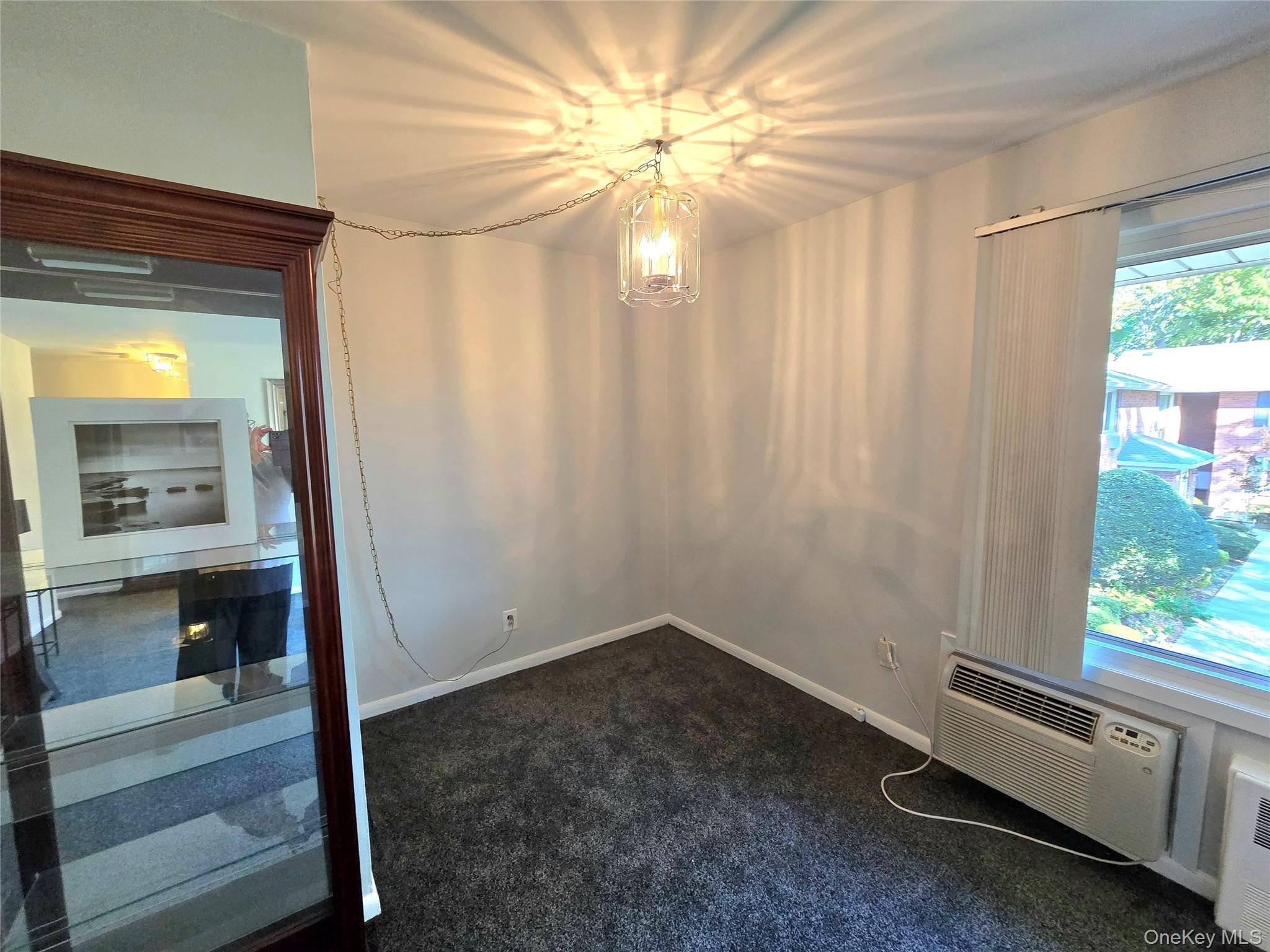 North Babylon, NY 11703,111 Edmunton DR #G4