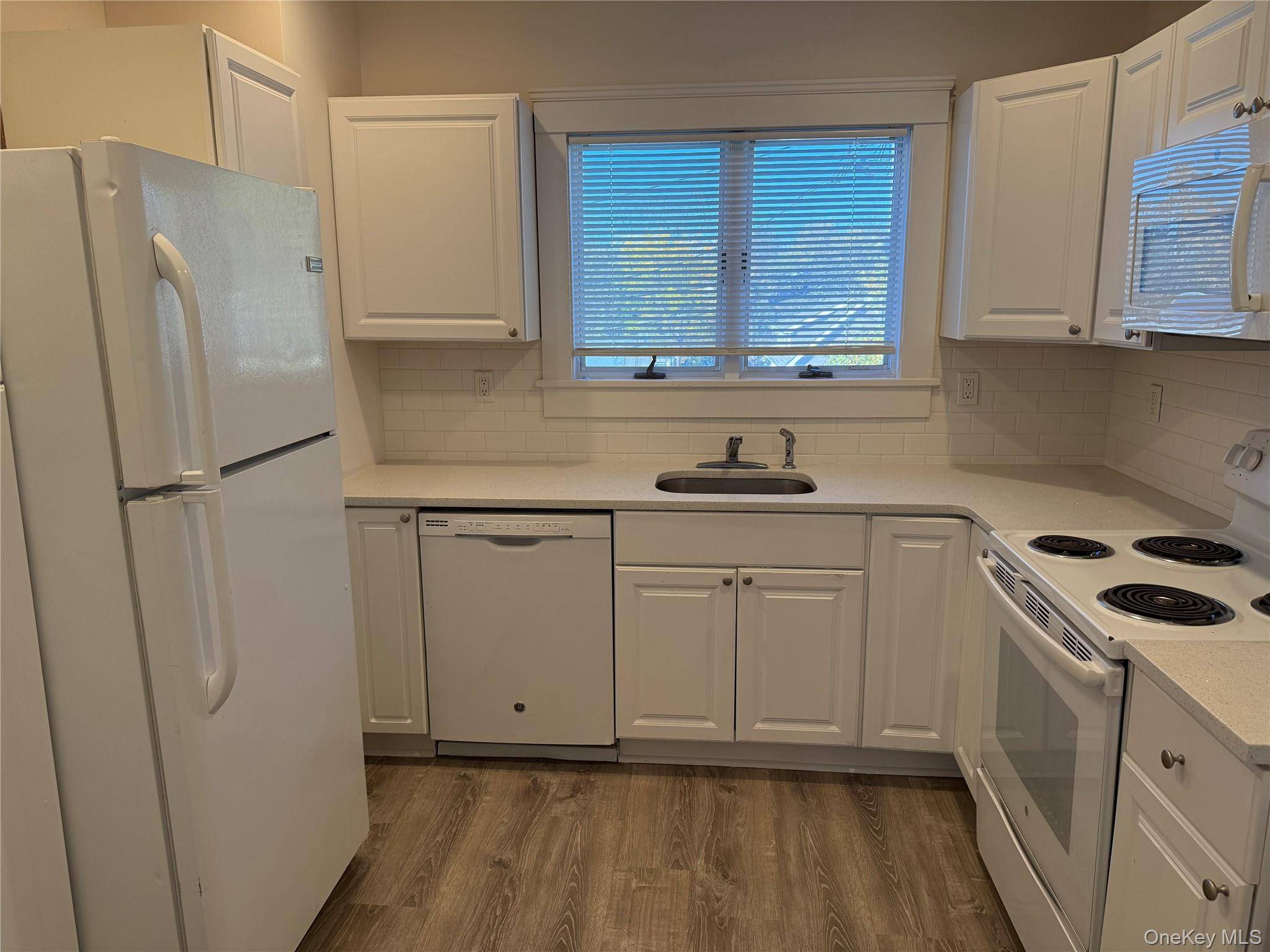 Islip, NY 11751,593 Main ST #A