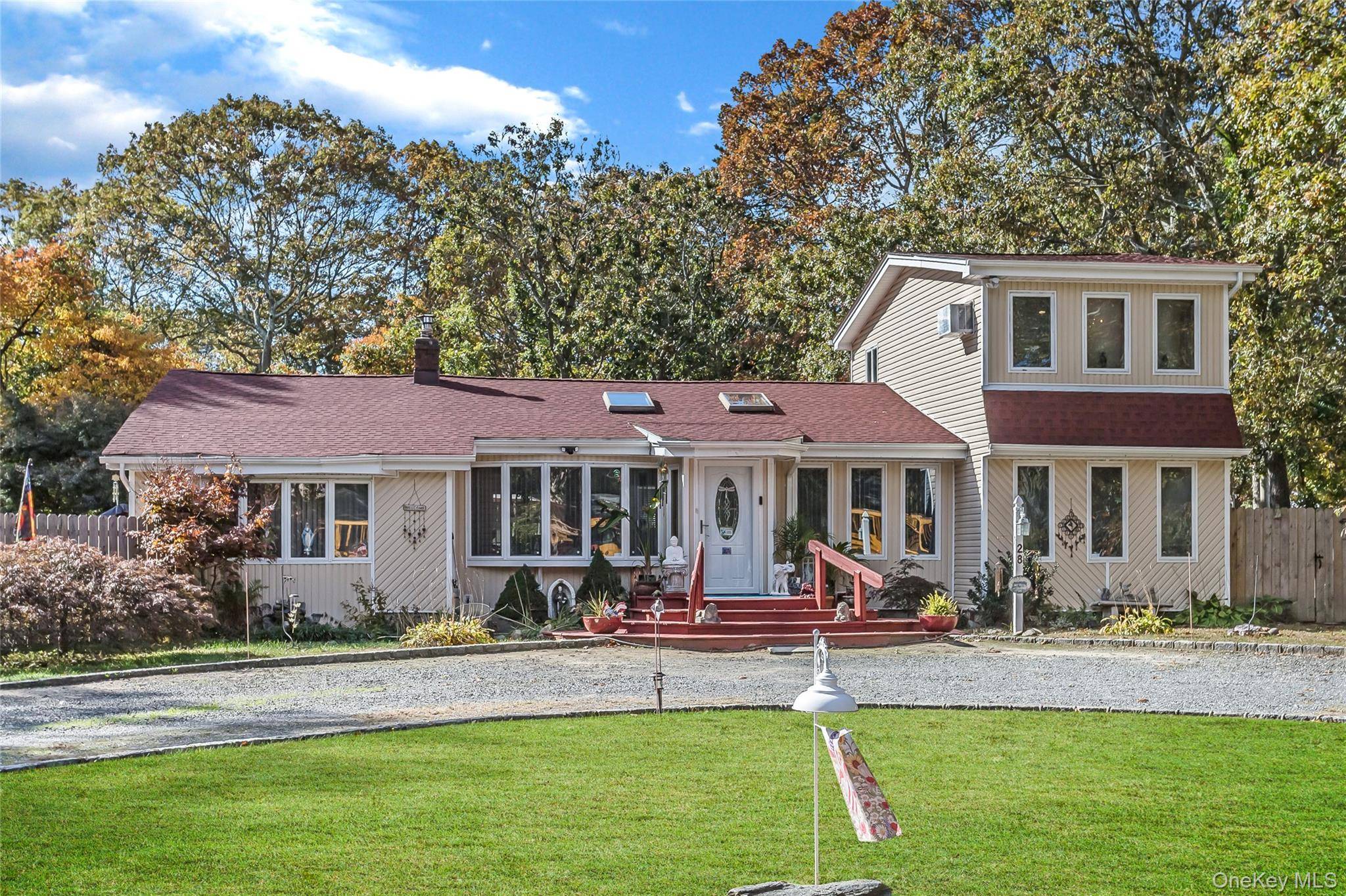 Shirley, NY 11967,28 Roberts RD