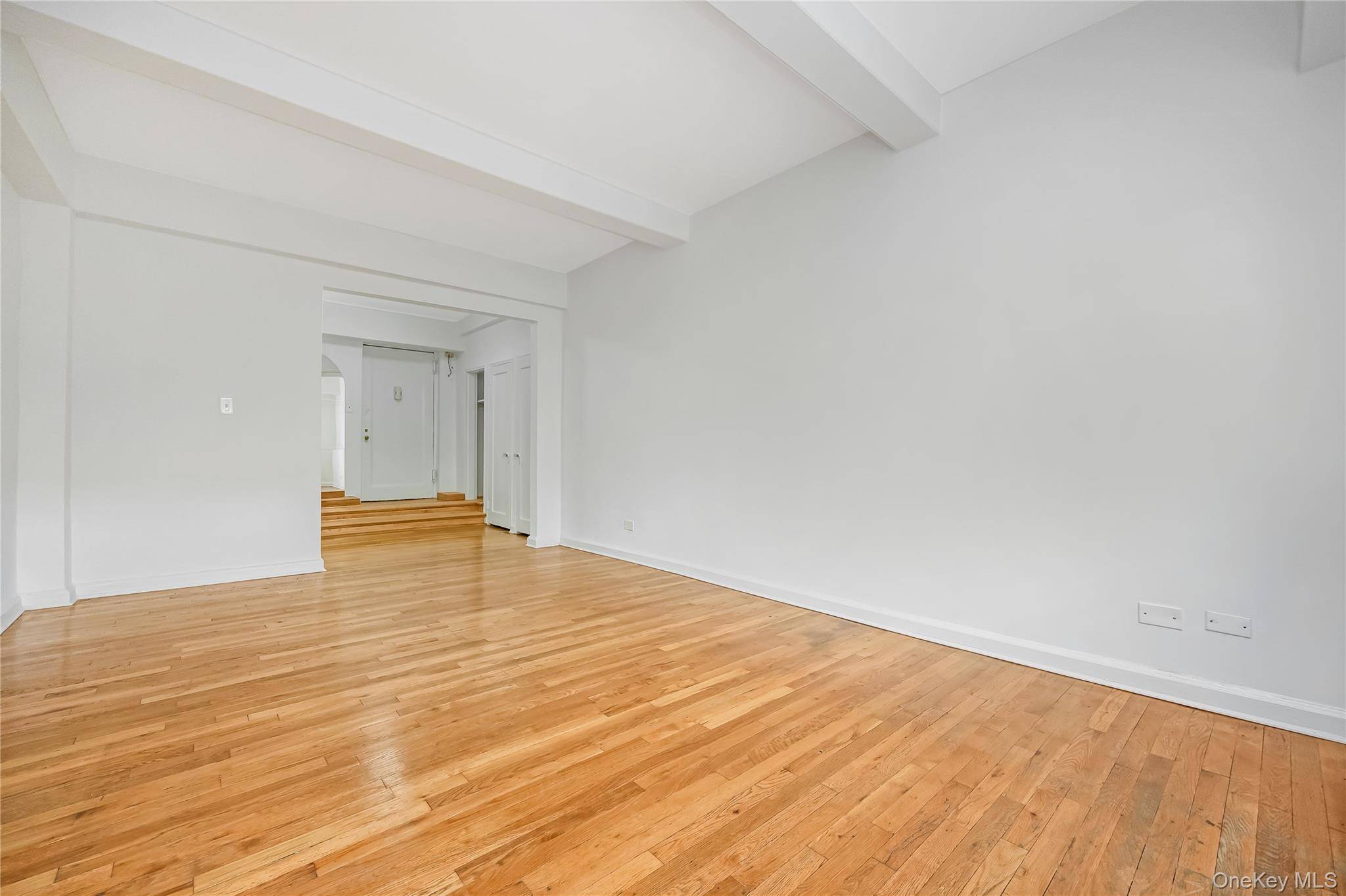 Rego Park, NY 11374,99-63 66th AVE #G11