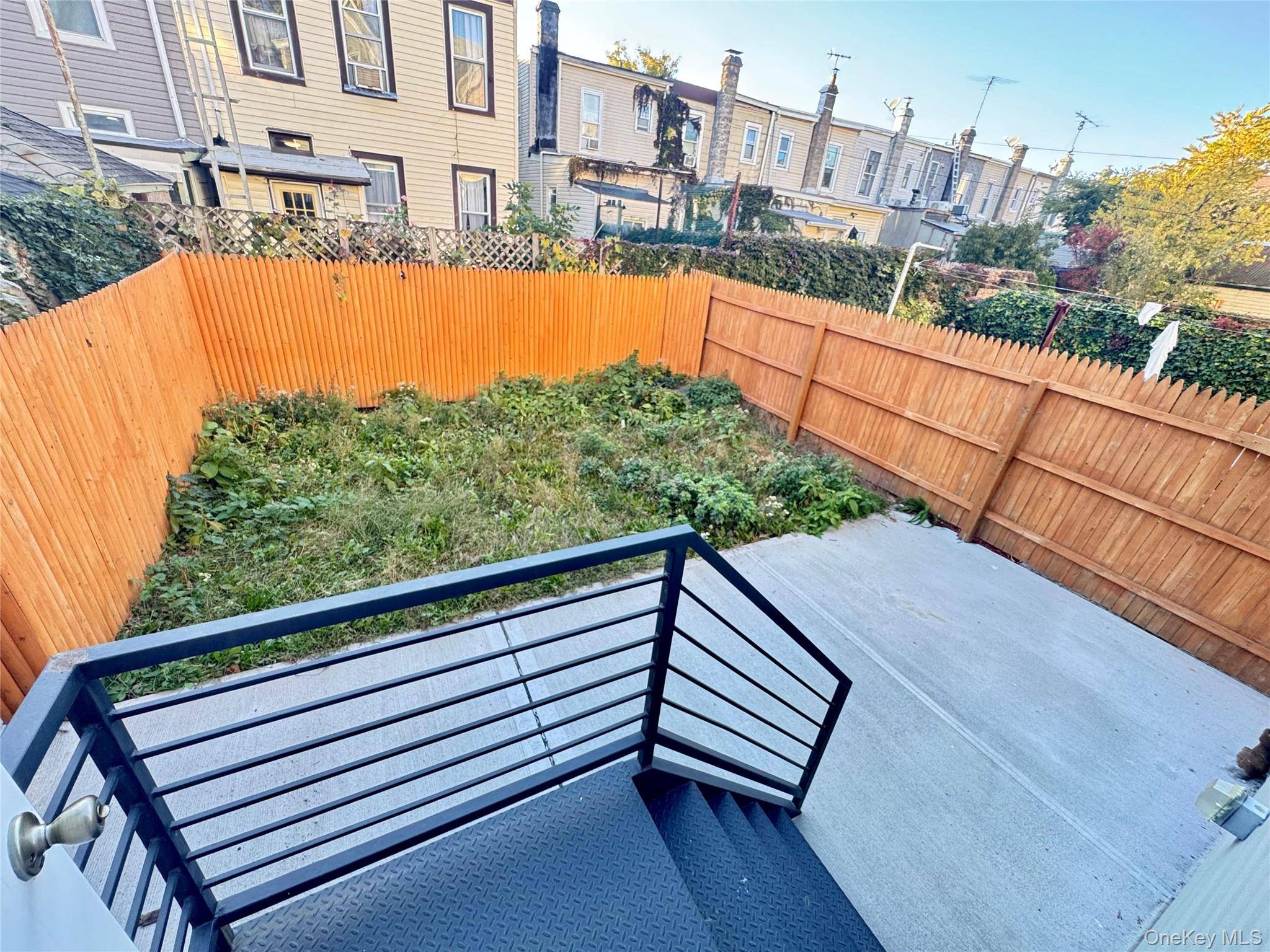 Woodhaven, NY 11421,87-44 89 ST