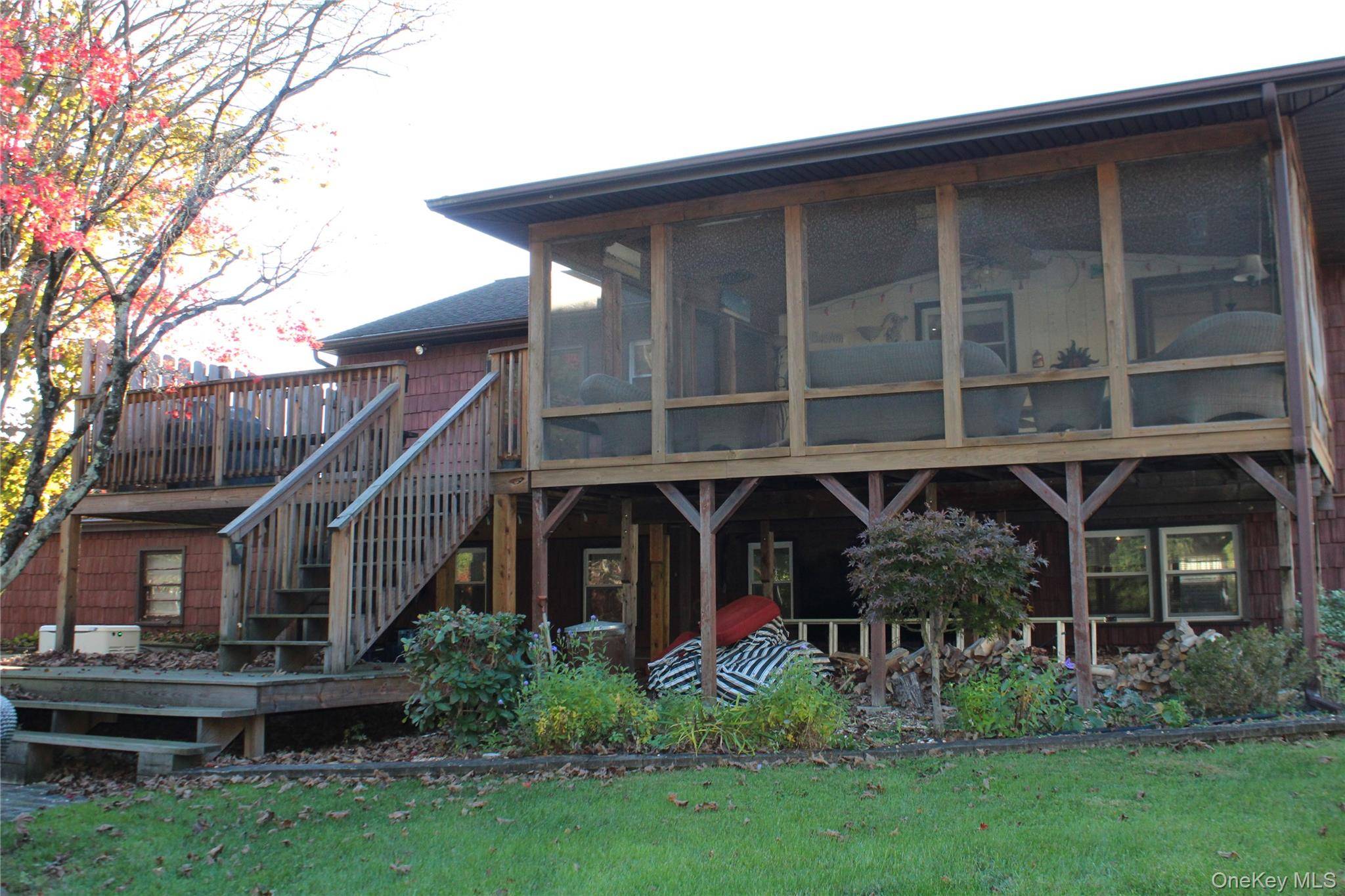 Mahopac, NY 10541,76 Friendly RD