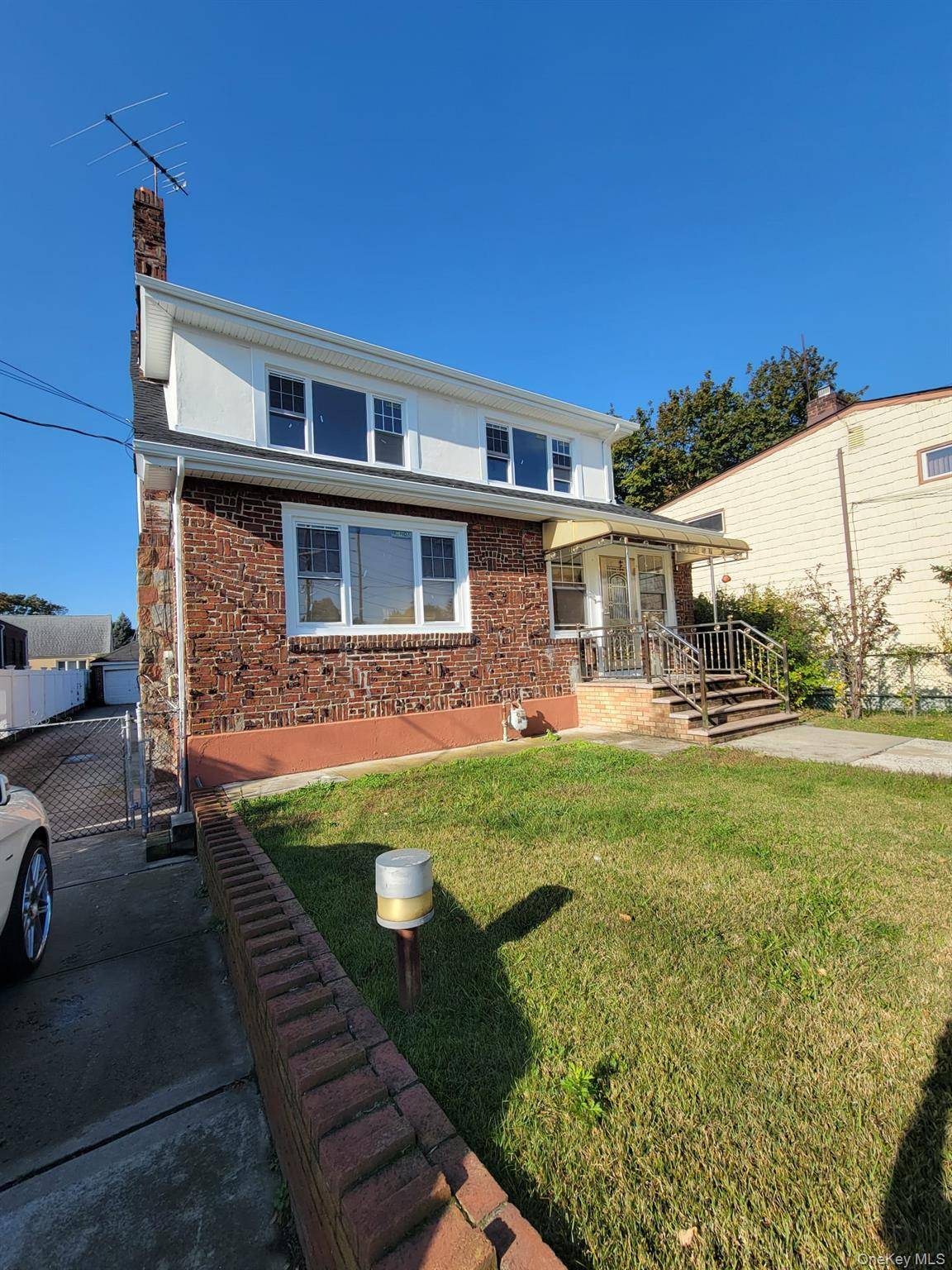 Hewlett, NY 11557,315 Mill RD