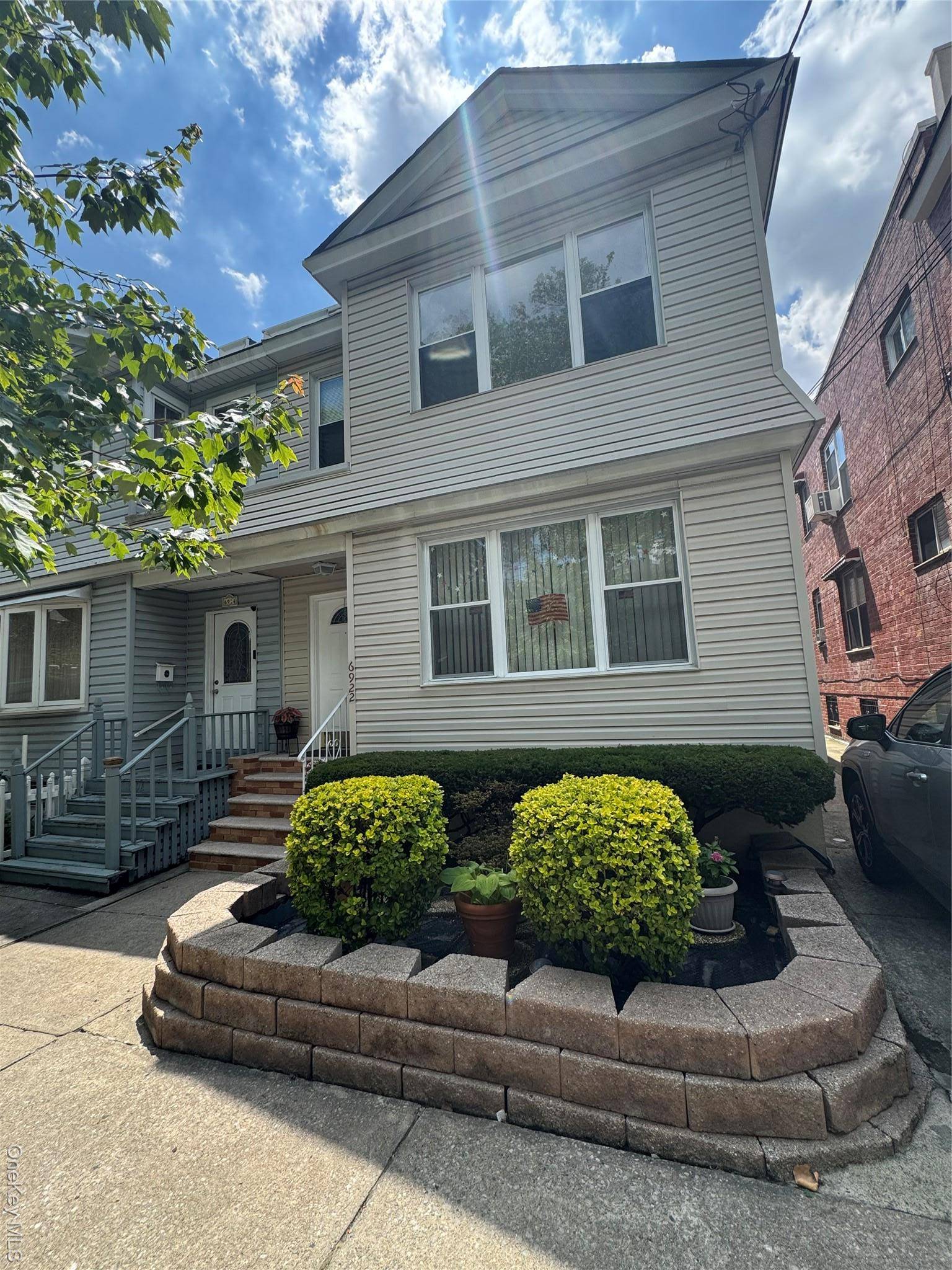 Ridgewood, NY 11385,6922 64th PL