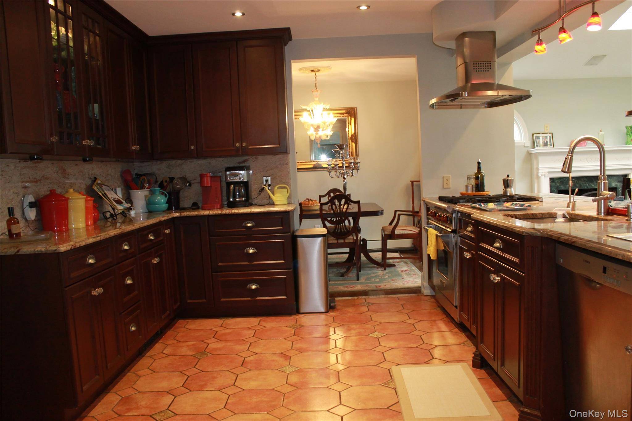 North Bellmore, NY 11710,1399 Bellmore AVE