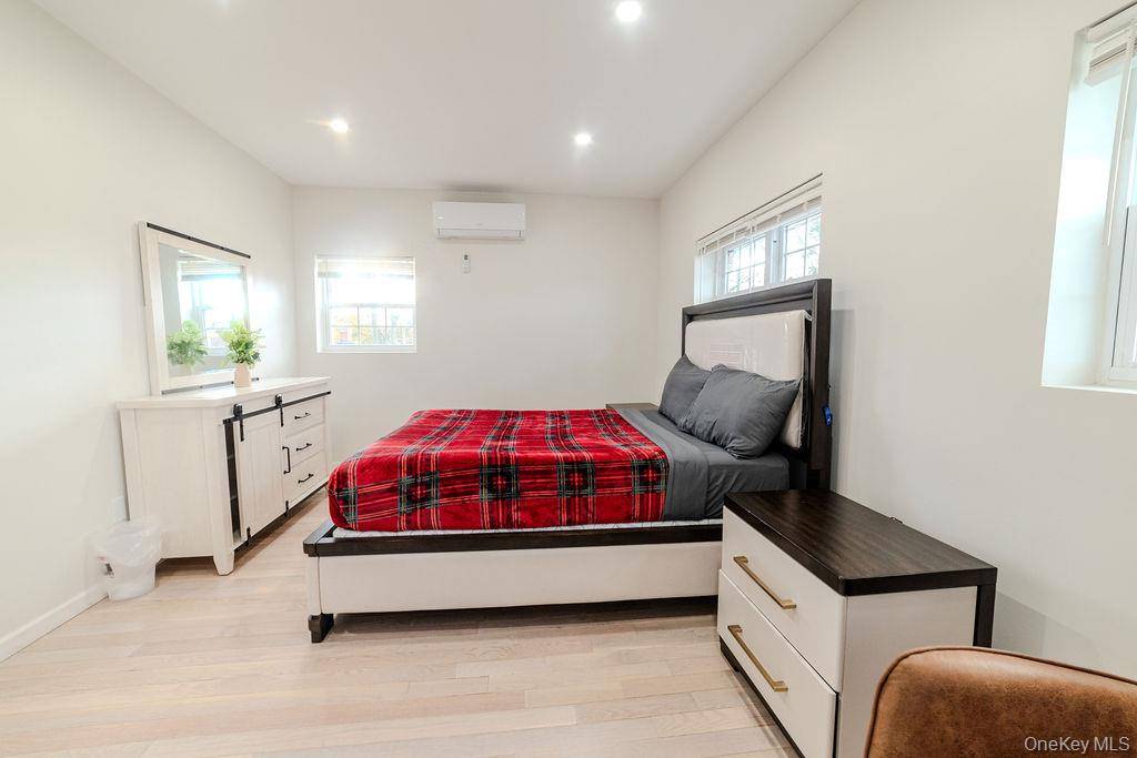 Mount Vernon, NY 10550,327 Mundy LN