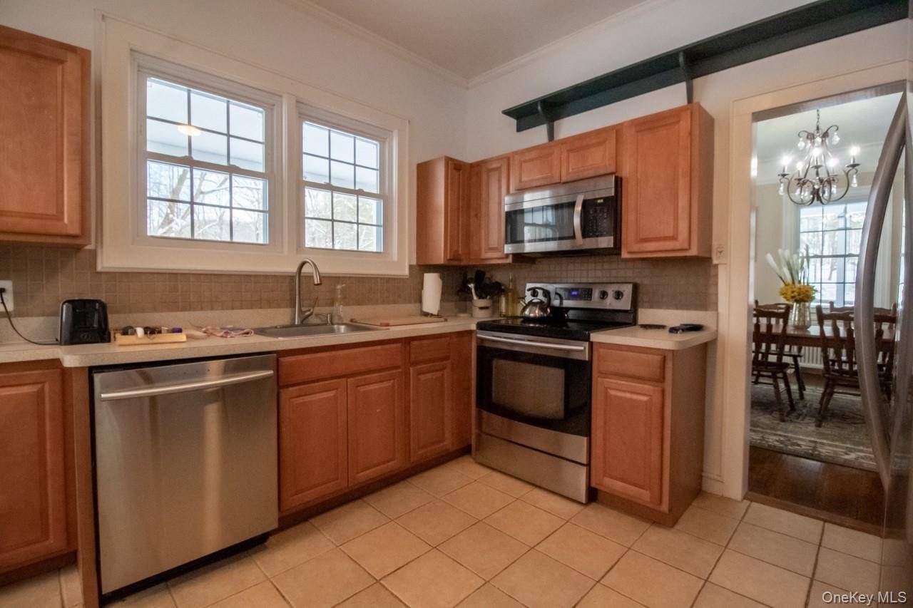 Ellenville, NY 12428,509 Ulster Heights RD