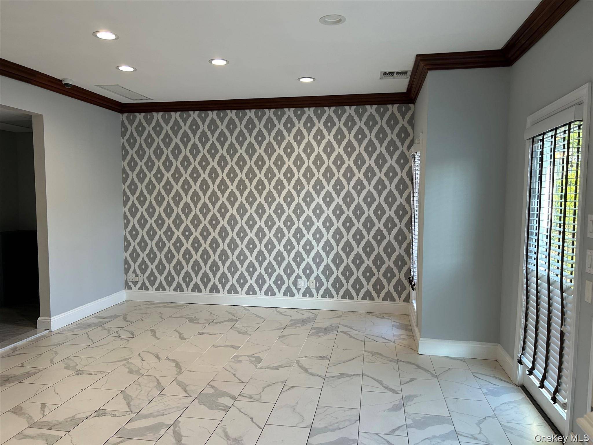 West Islip, NY 11795,361 Union BLVD