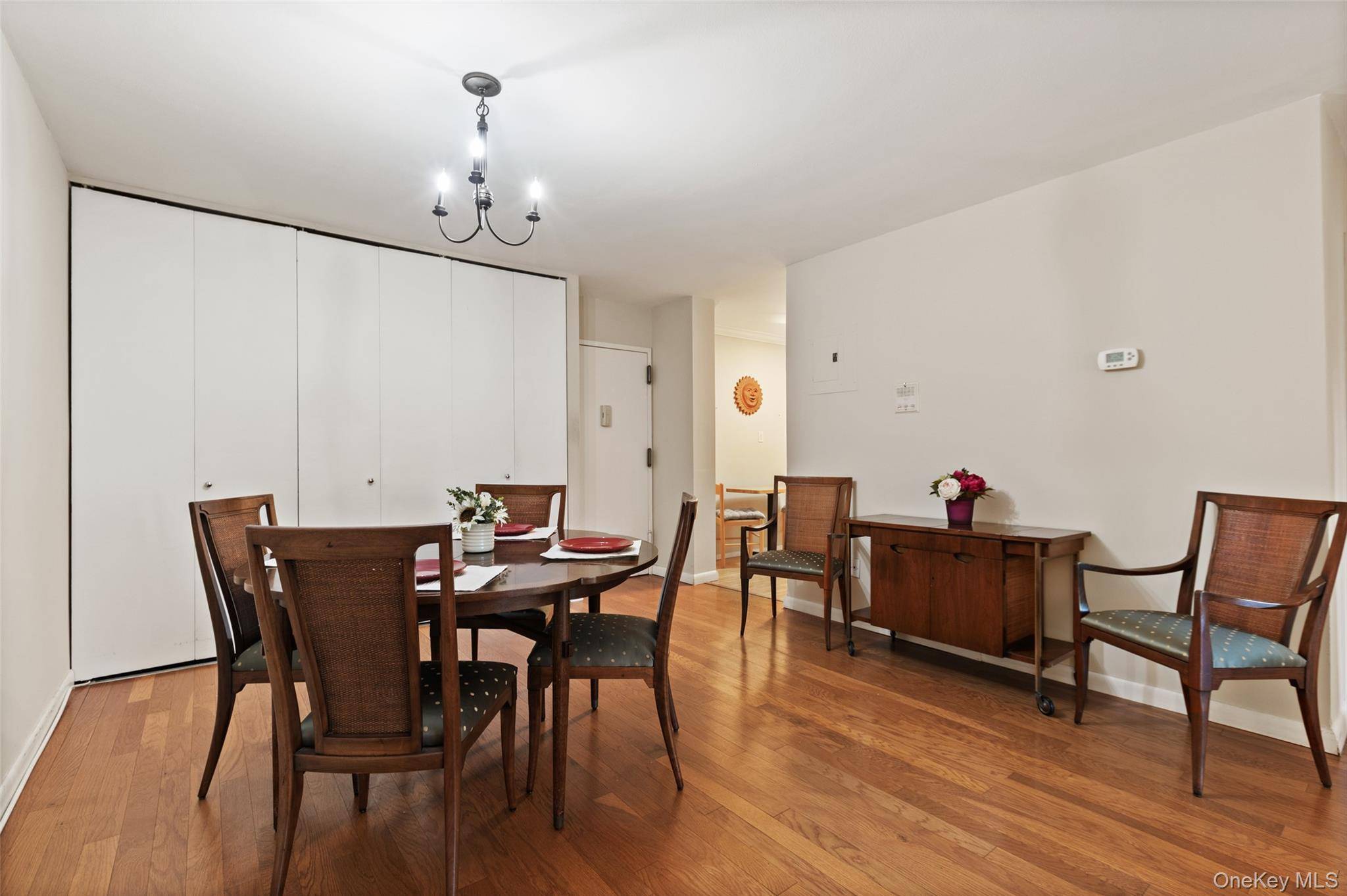 Scarsdale, NY 10583,2 Fountain LN #1N