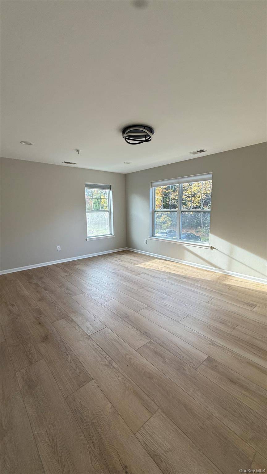 Melville, NY 11747,157 Brattle CIR