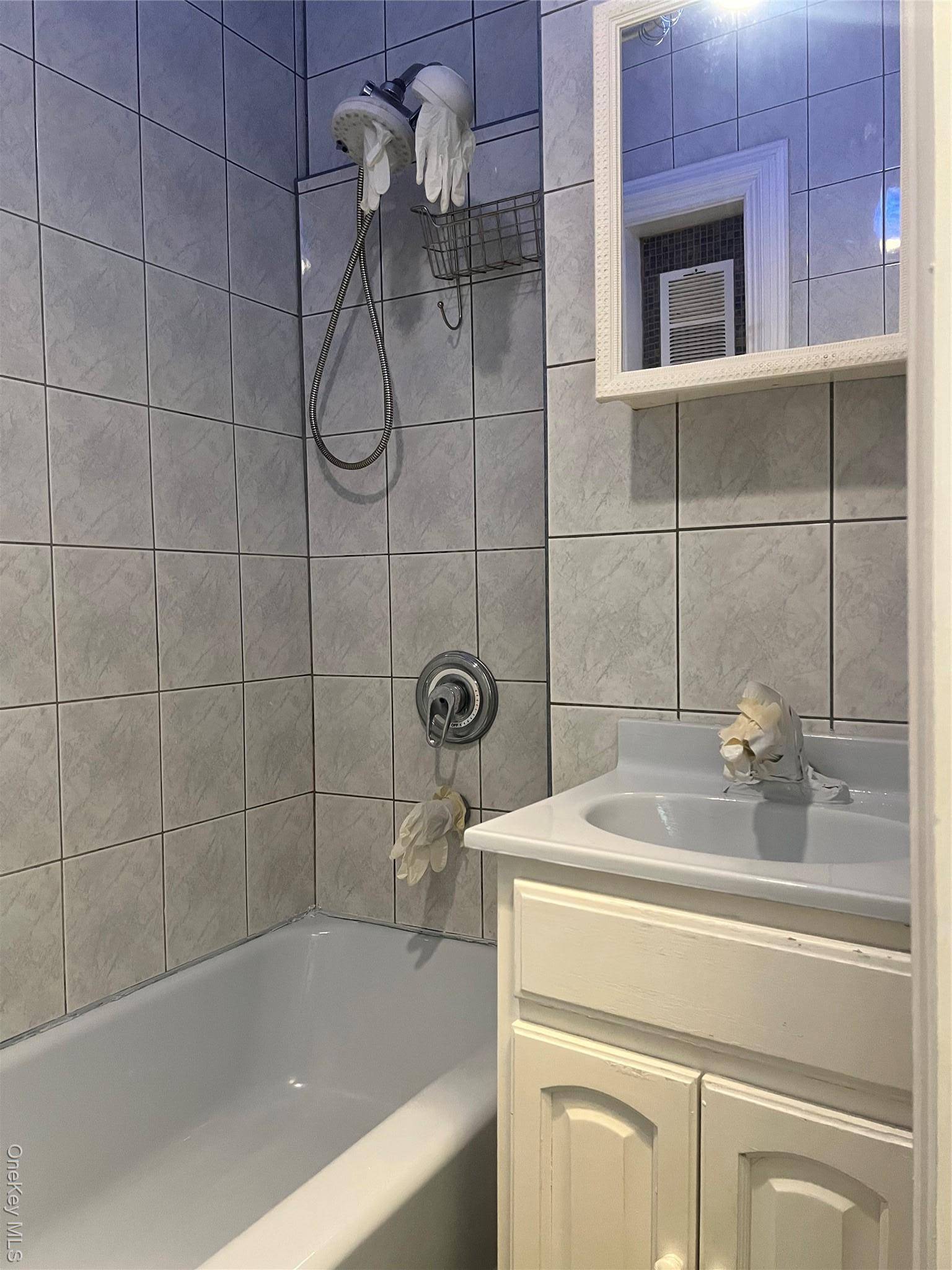 Brooklyn, NY 11213,102 Kingston AVE