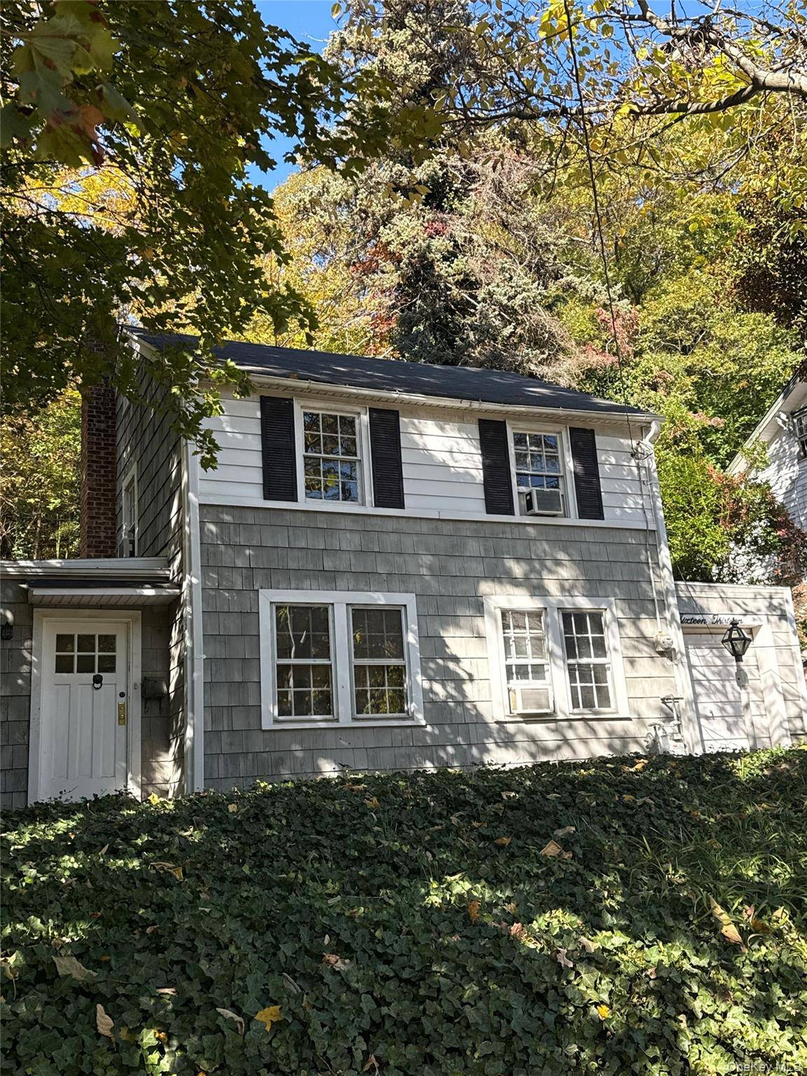 Roslyn, NY 11576,1613 Northern BLVD