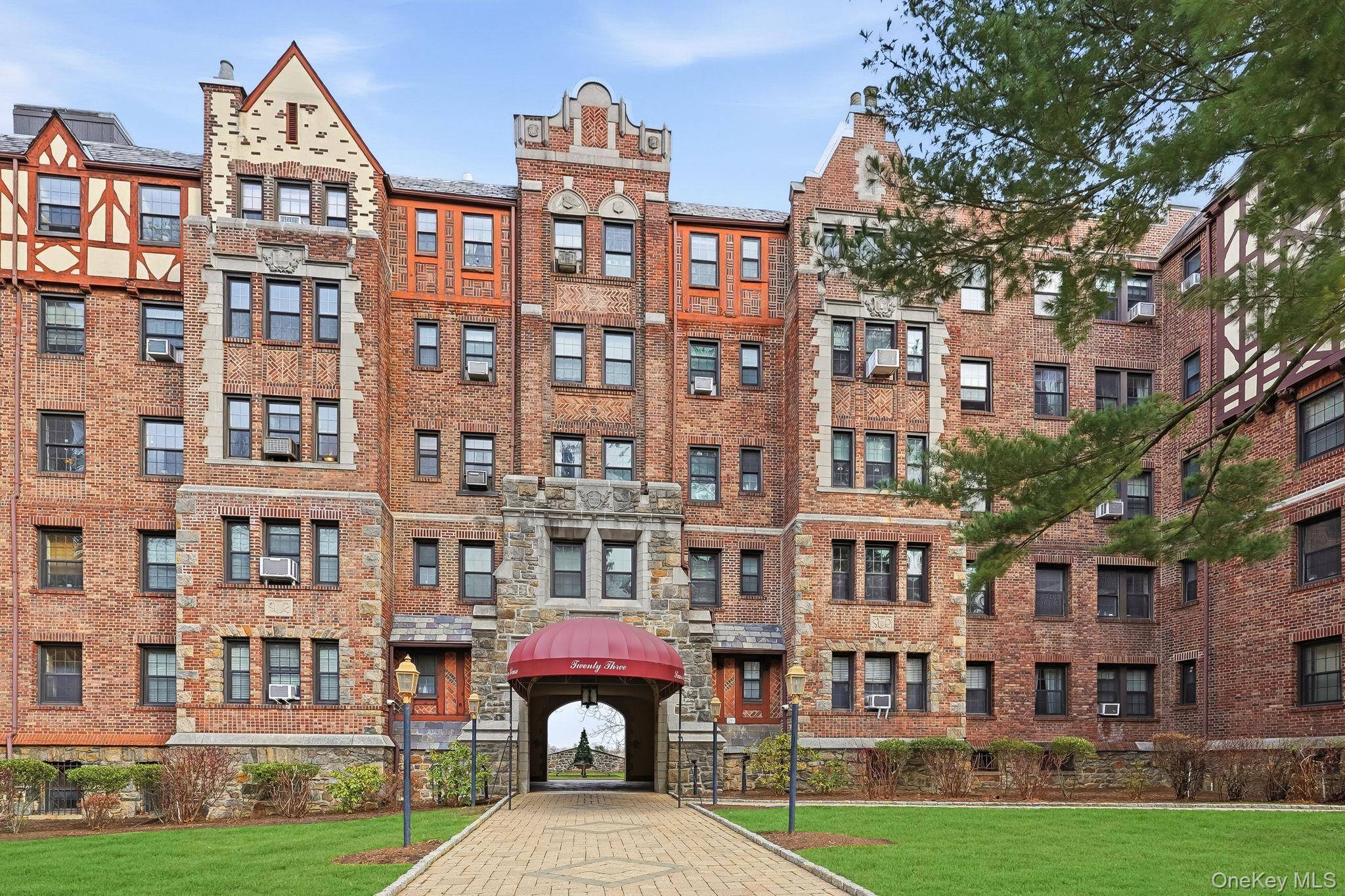 White Plains, NY 10605,23 Old Mamaroneck Rd #3L