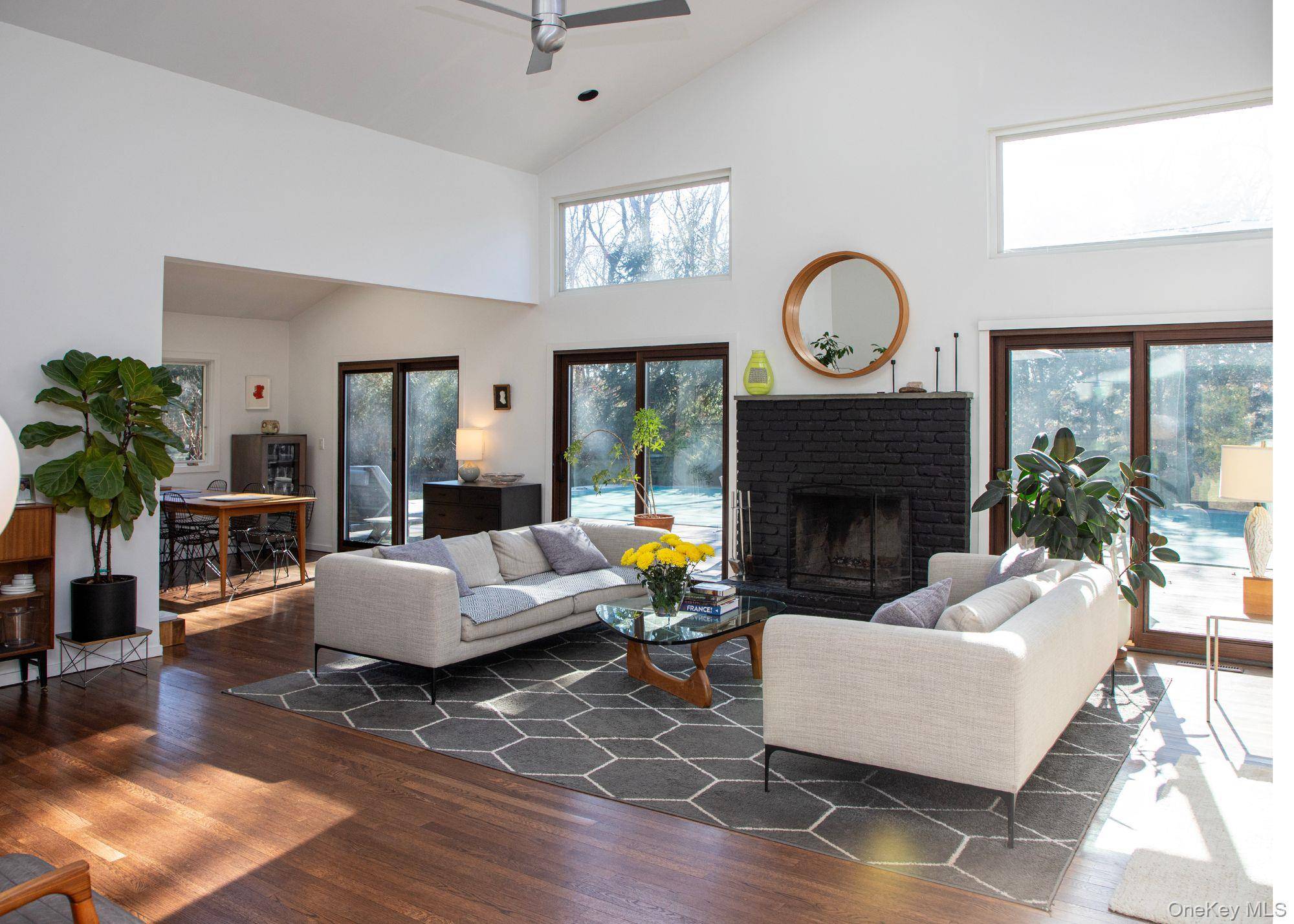 Quogue, NY 11959,5 Southwood LN