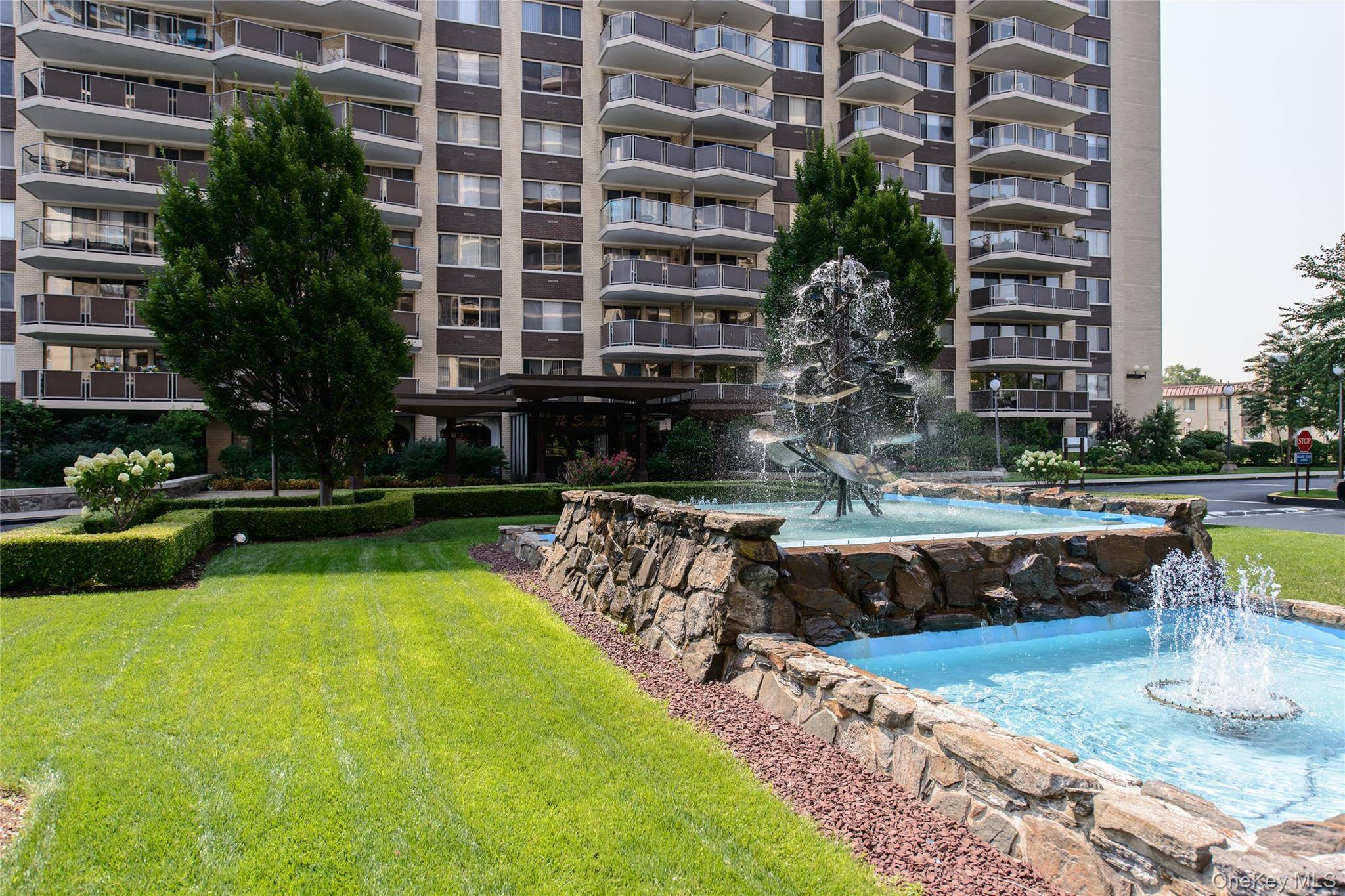 Bayside, NY 11360,18-05 215th ST #8K