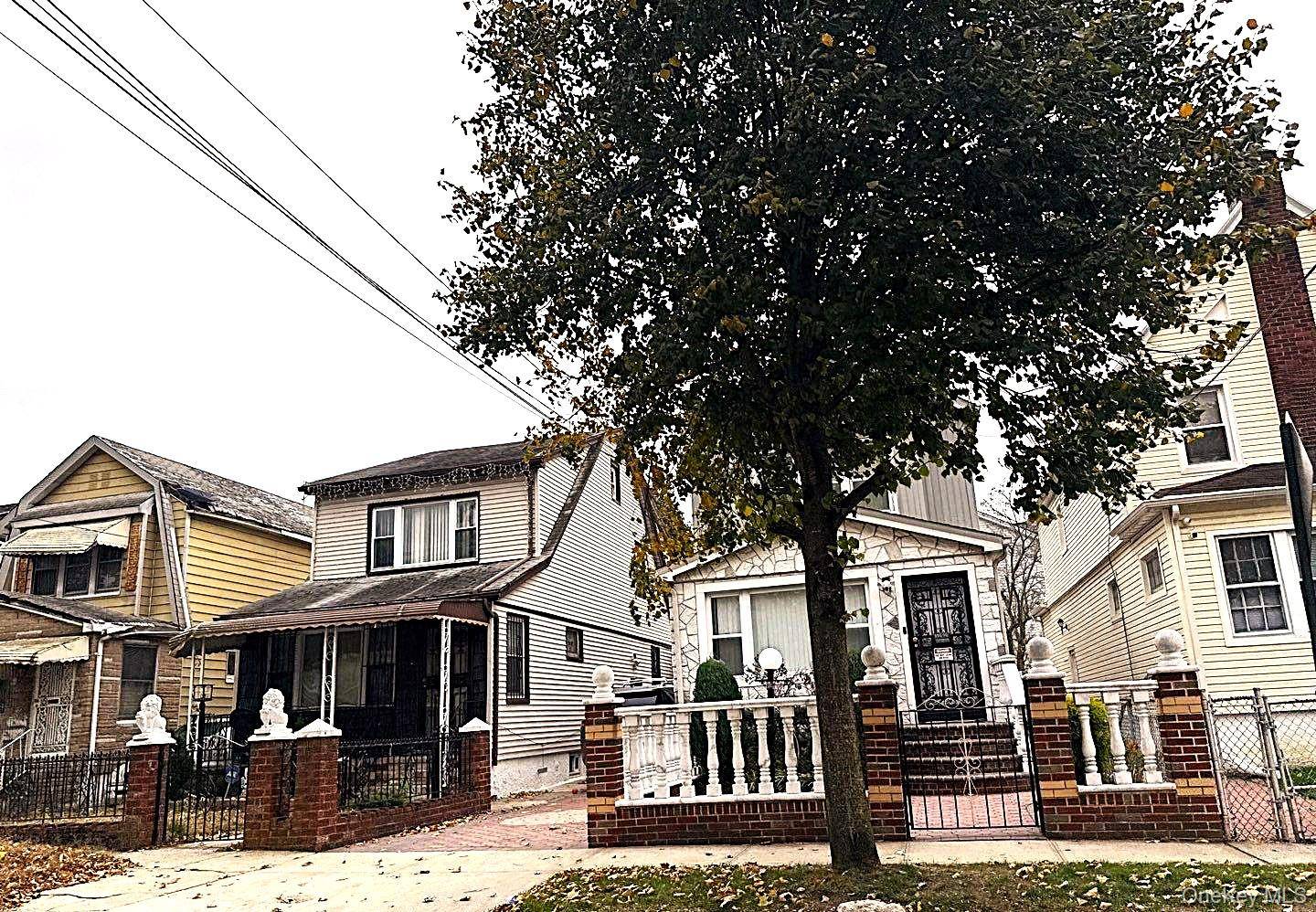 Saint Albans, NY 11412,196-10 116th AVE