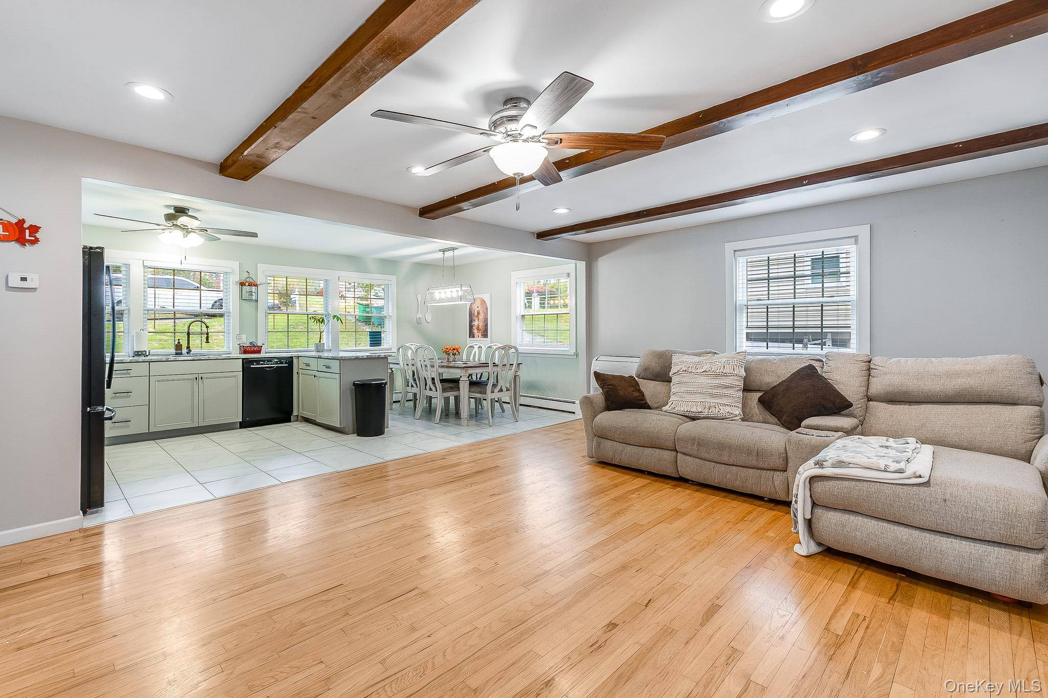 Poughkeepsie, NY 12603,8 Robert RD