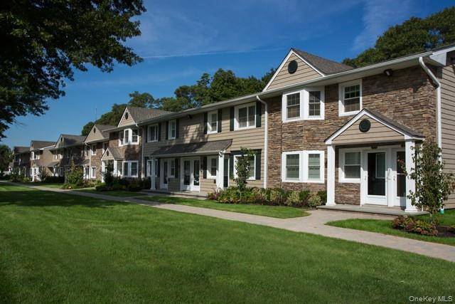 Middle Island, NY 11953,410 Tudor LN #410