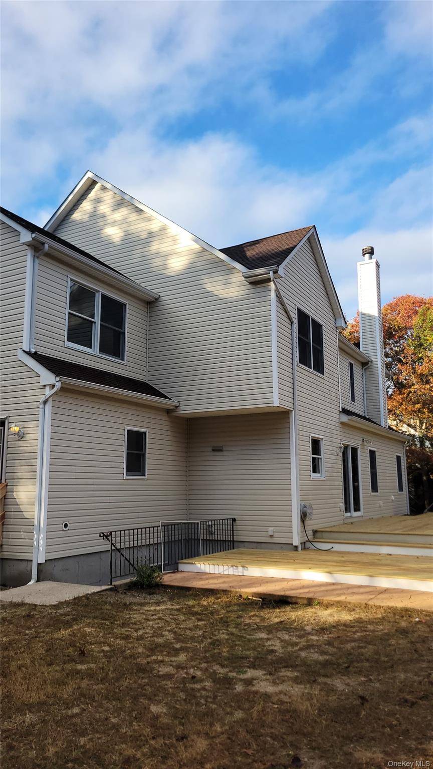 Manorville, NY 11934,414 Railroad AVE