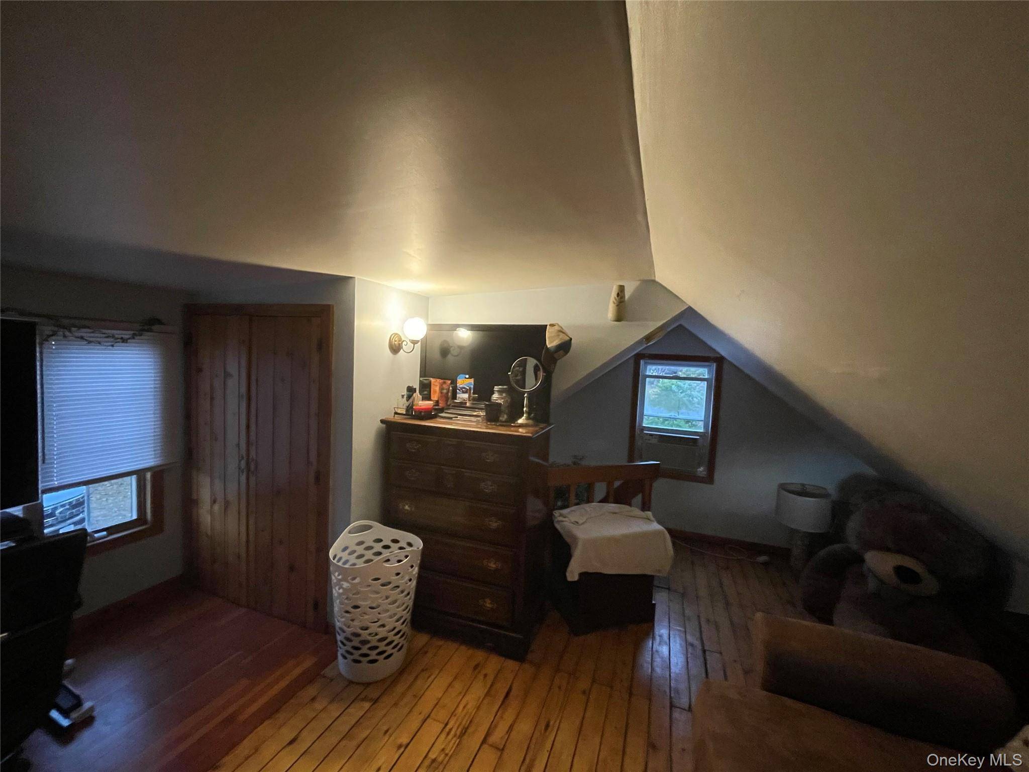 Manorville, NY 11949,484unitB Moriches Middle RD