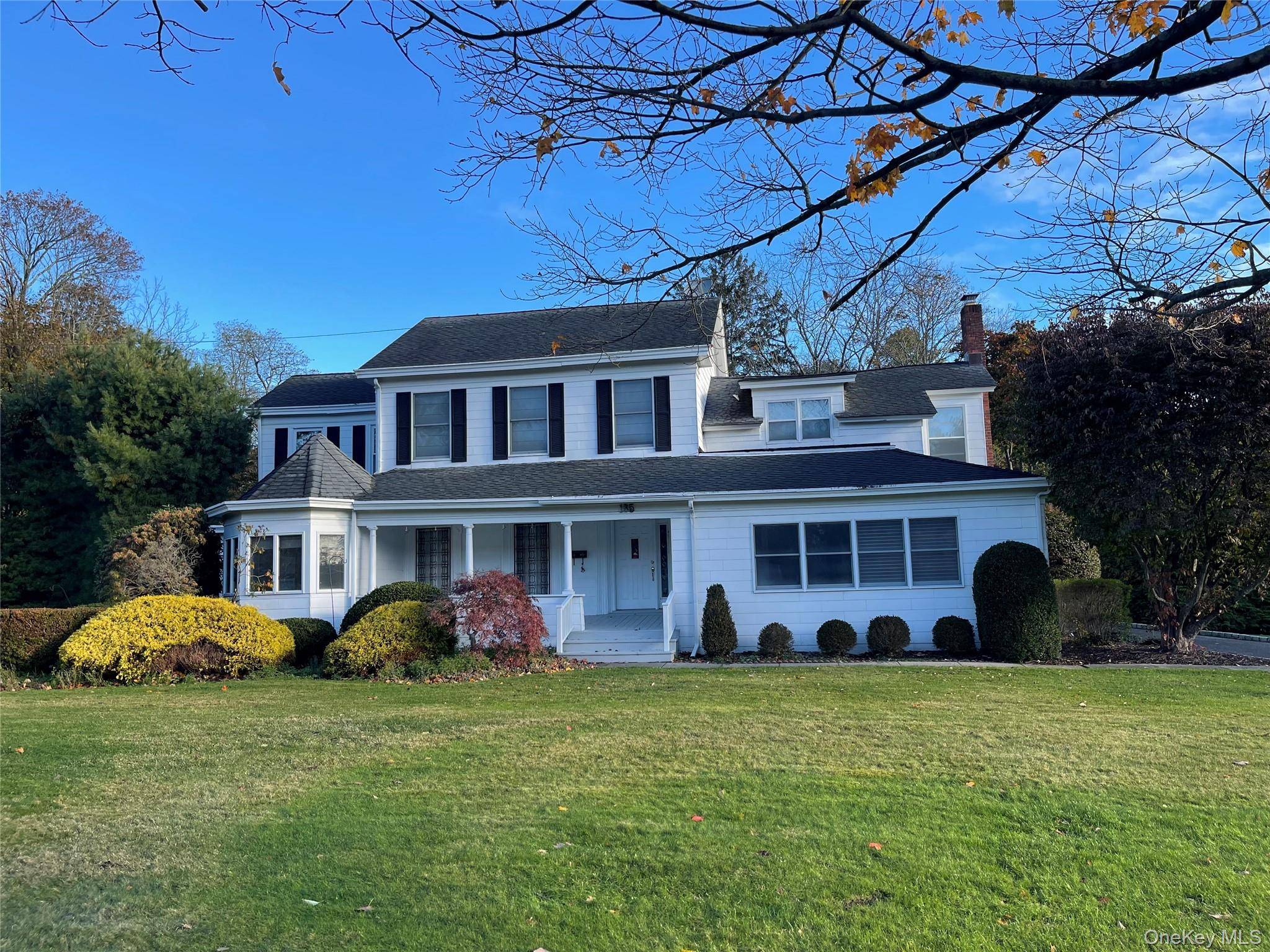 East Patchogue, NY 11772,185 S Country RD #S. Country Rd
