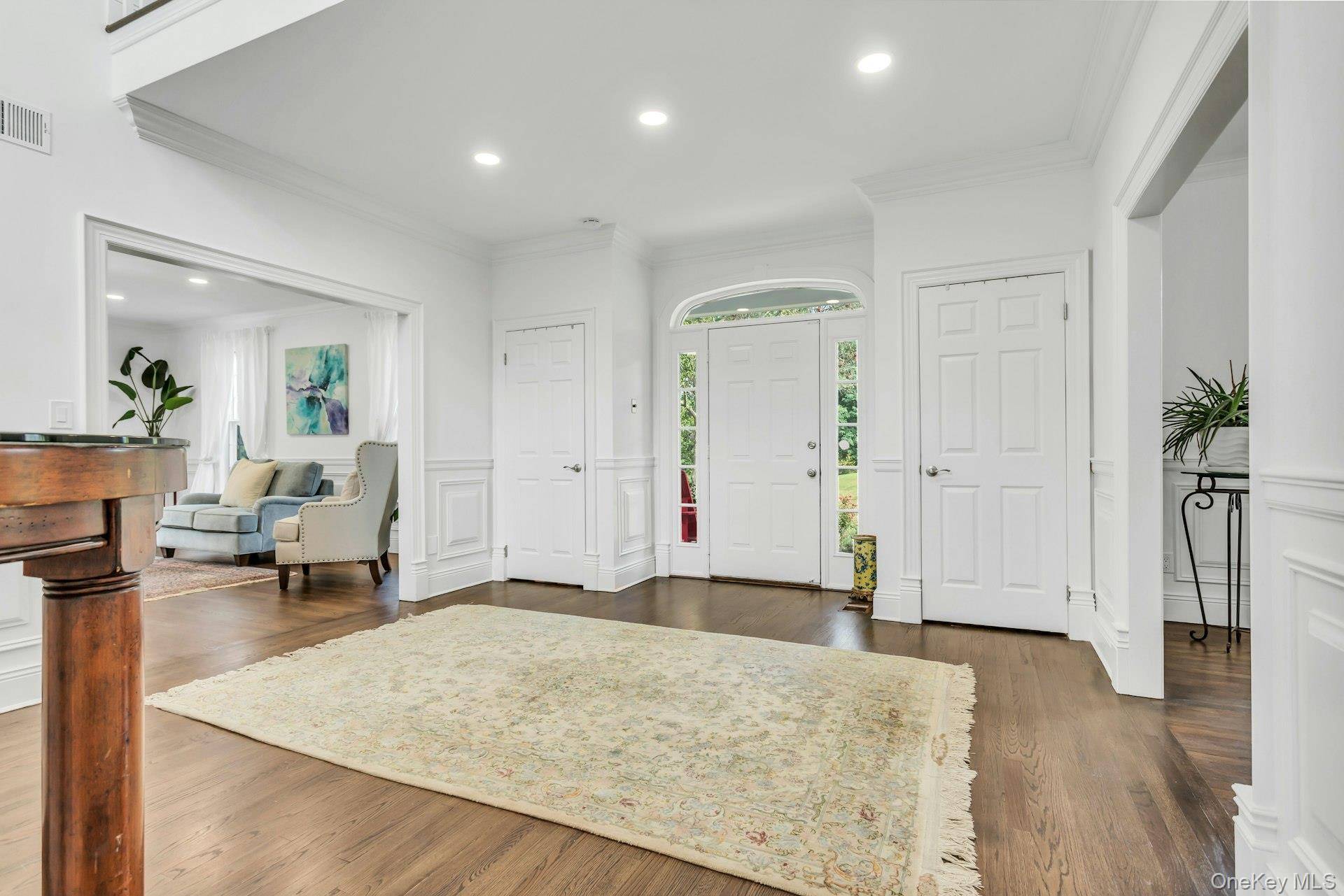 Glen Cove, NY 11542,16 Robin CT