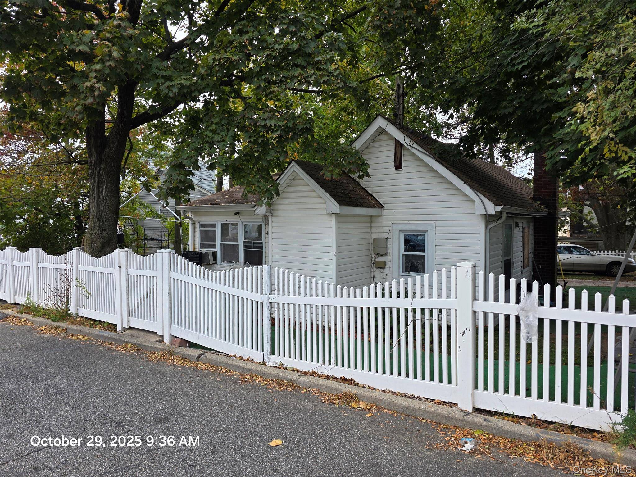 Elmont, NY 11003,44 Carnegie AVE