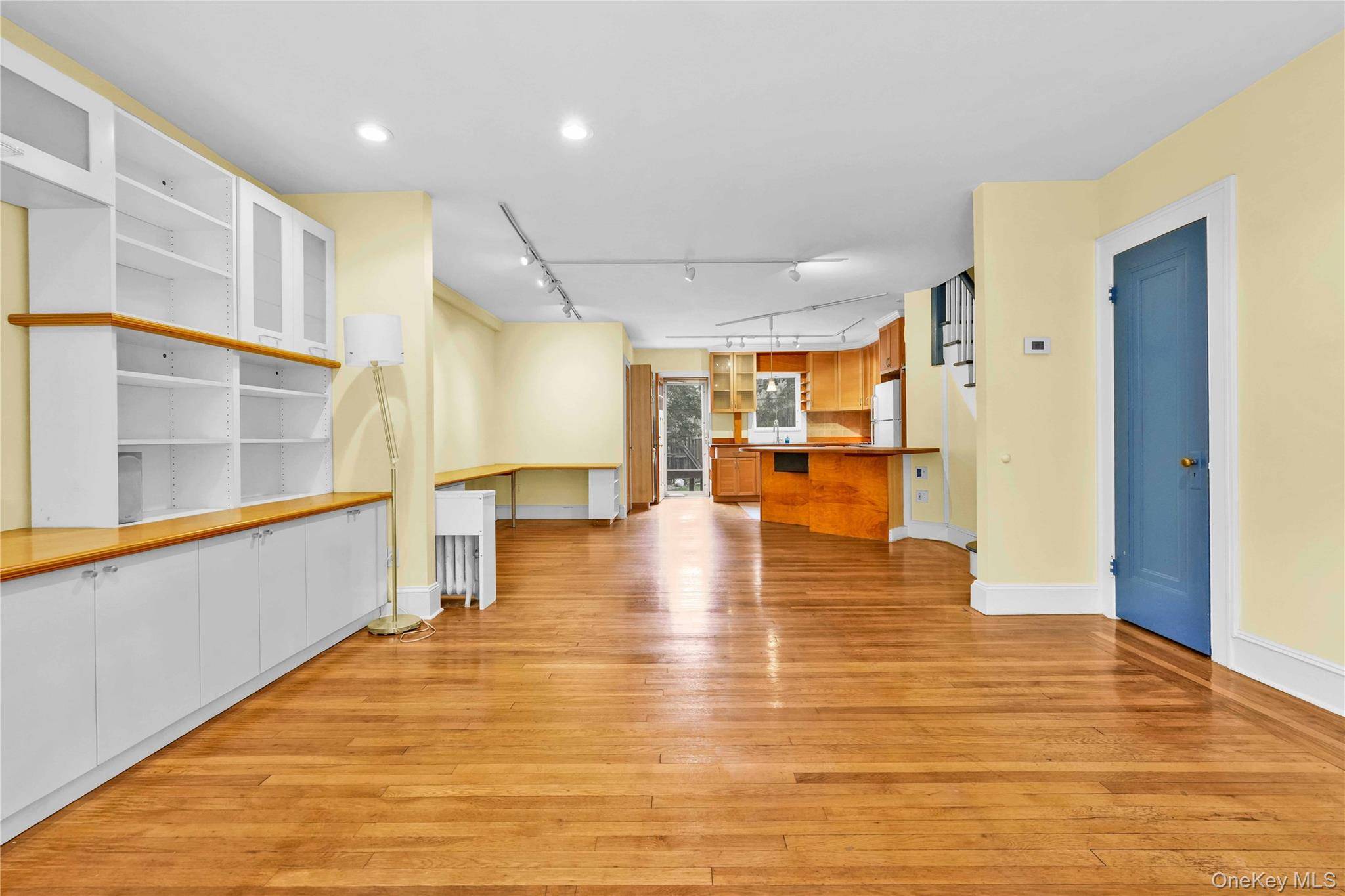 Astoria, NY 11105,21-50 28th ST