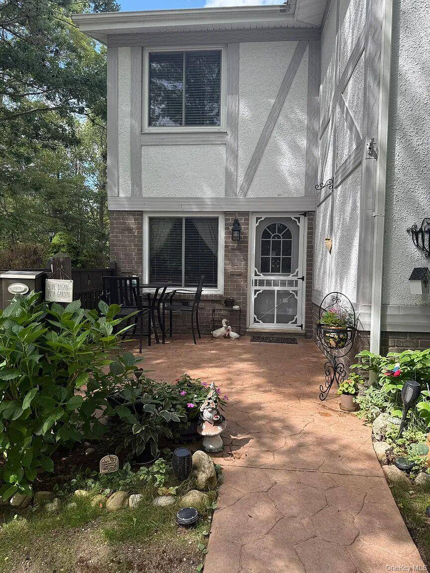 Medford, NY 11763,586 Blue Ridge DR