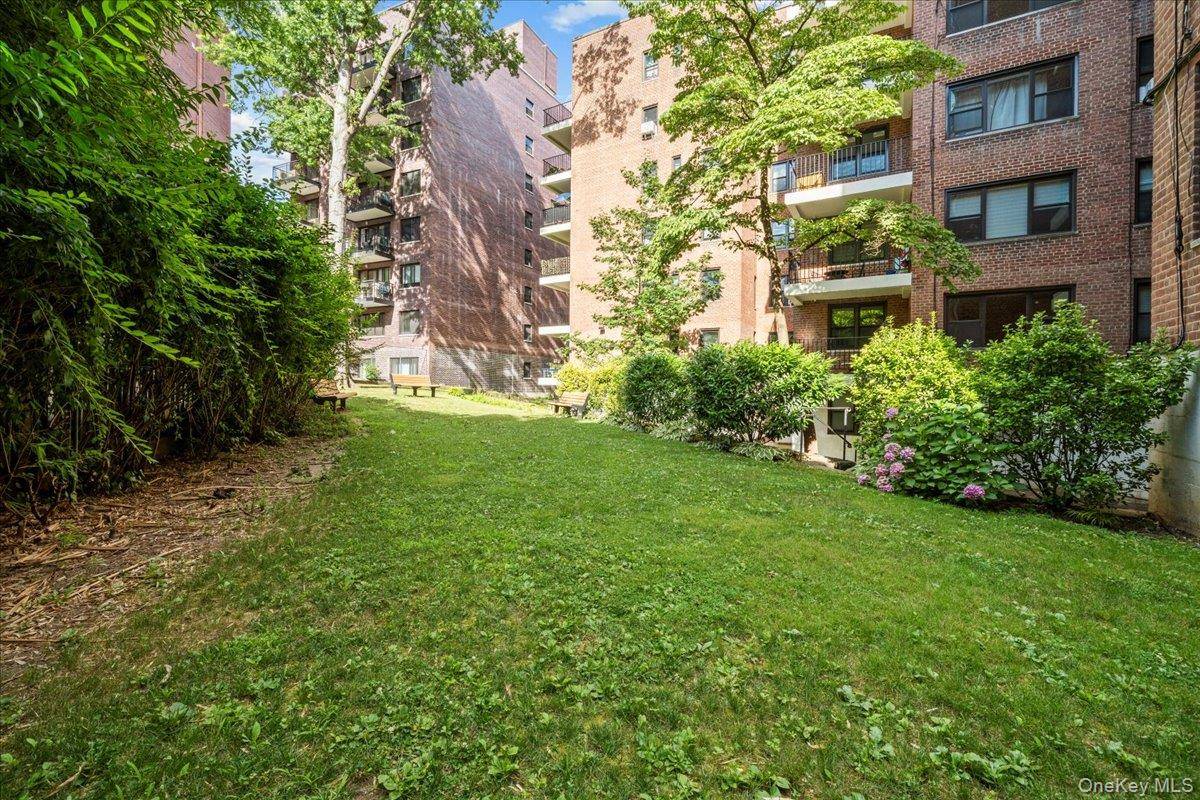 Bronx, NY 10463,3635 Johnson AVE #4M