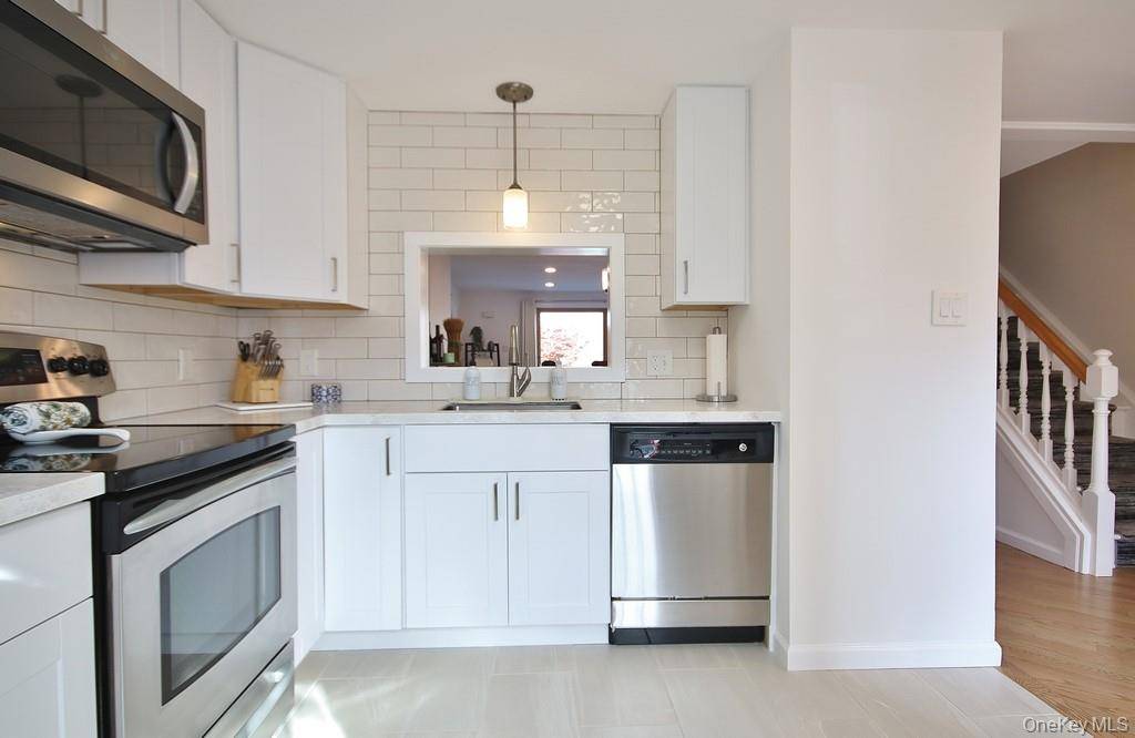 Mahopac, NY 10541,902 Williamsburg DR