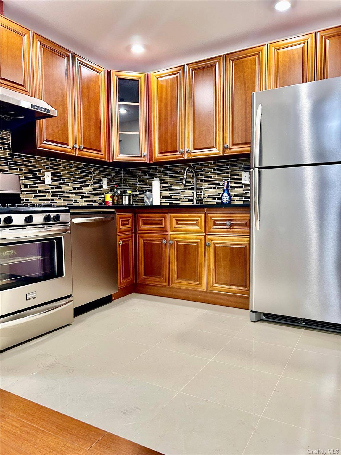 Flushing, NY 11355,144-69 BARCLAY #3D