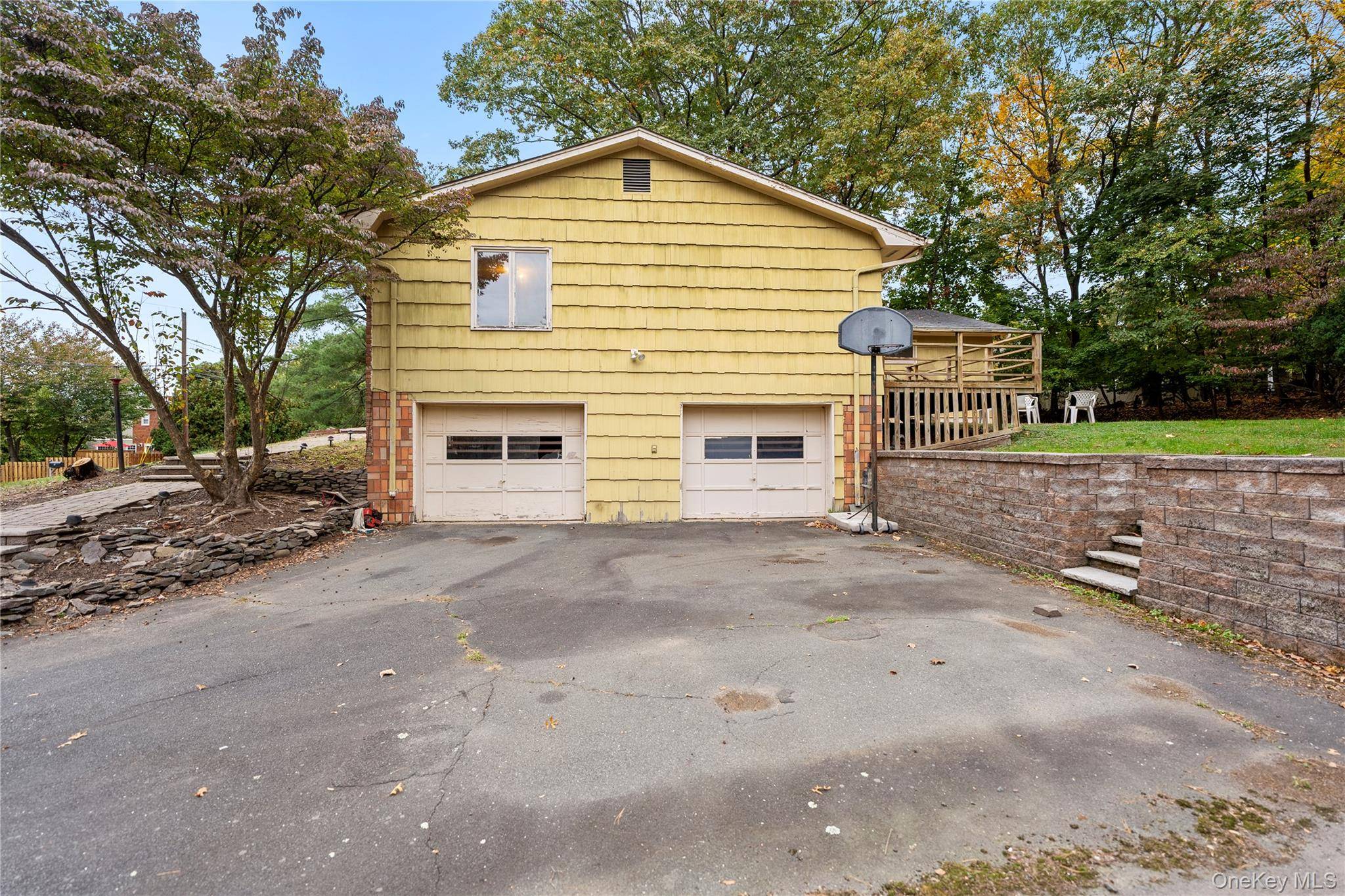 Valley Cottage, NY 10989,1 Edsam RD