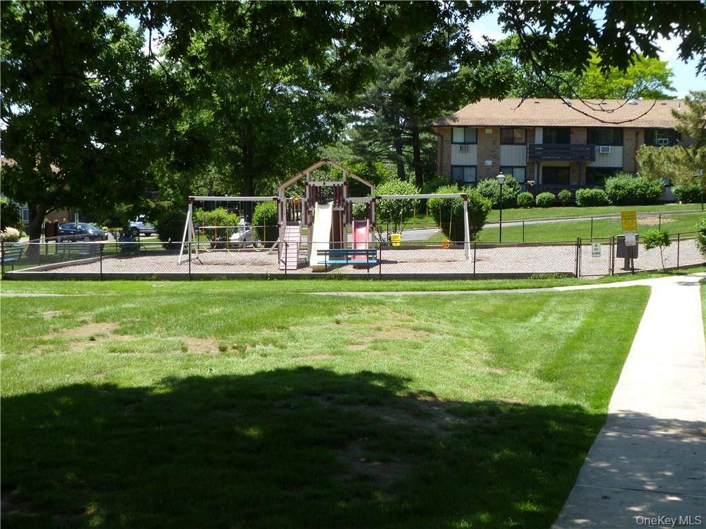 Valley Cottage, NY 10989,155 Sierra Vista LN