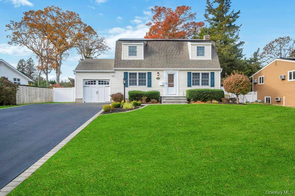 Smithtown, NY 11787,311 Devon LN