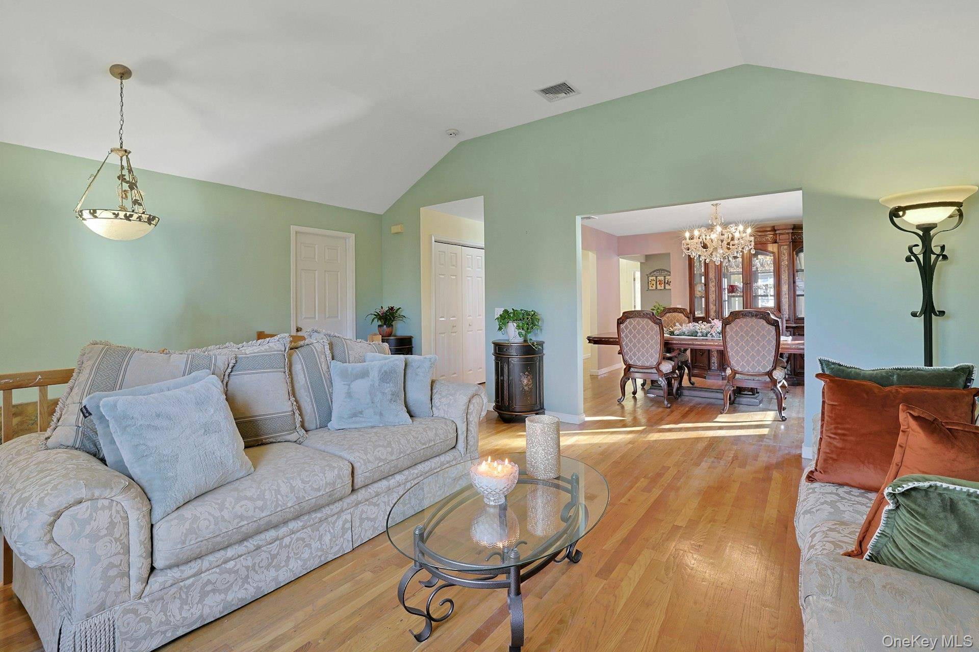 White Plains, NY 10603,71 Holland AVE