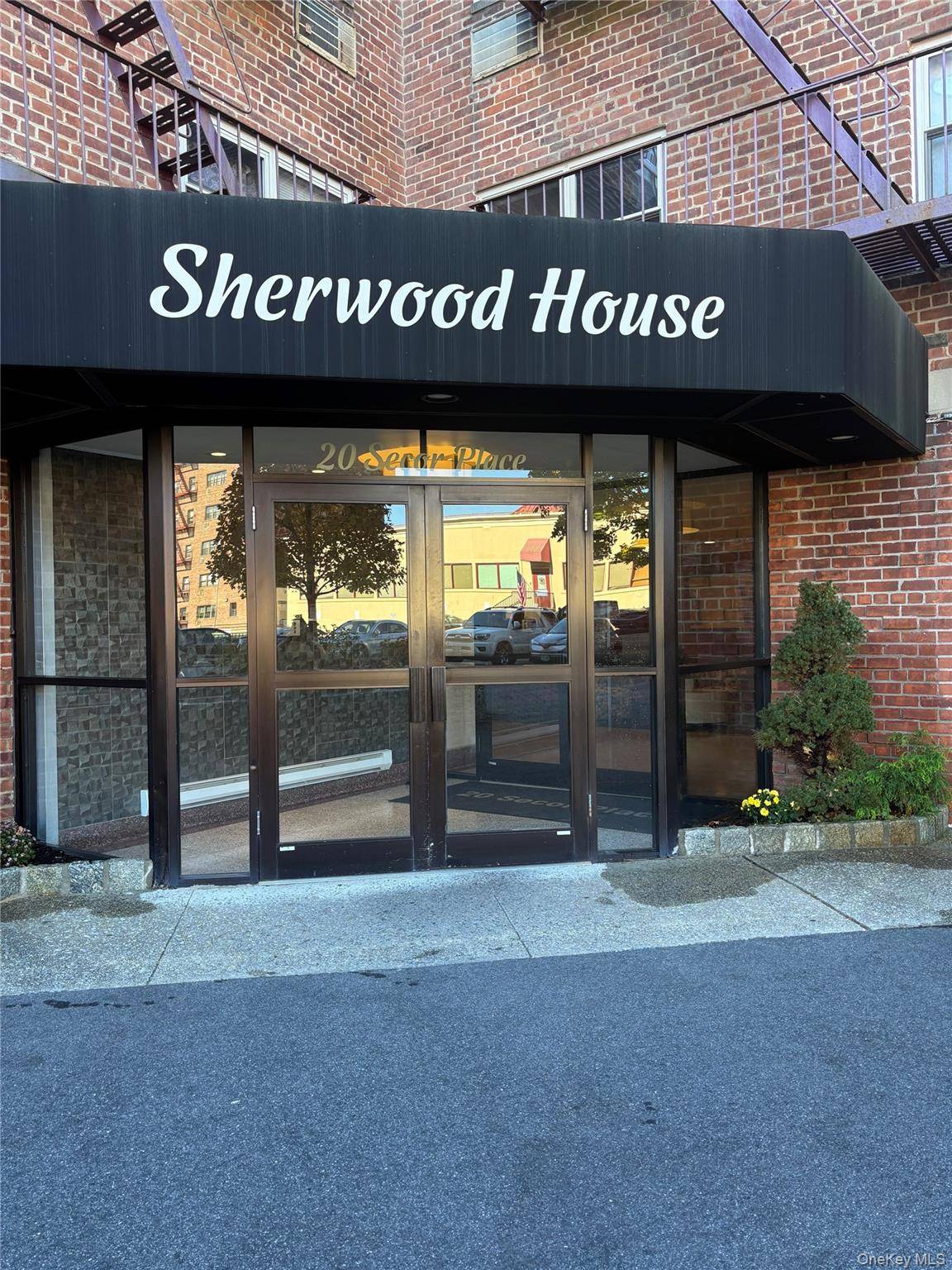 Yonkers, NY 10704,20 Secor #6U