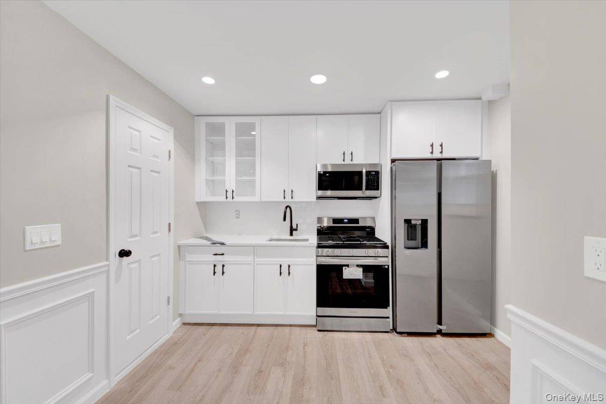 Bronx, NY 10466,4411 Edson AVE