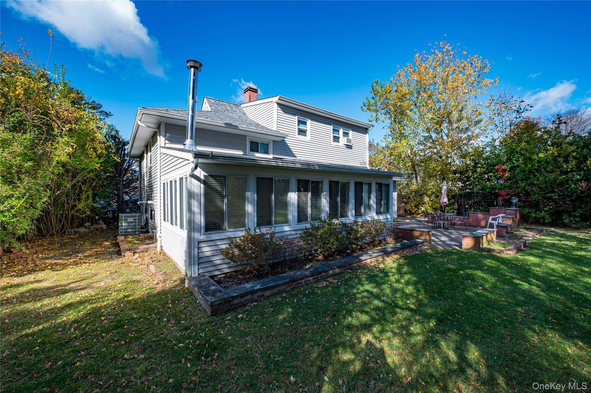 Commack, NY 11725,11 Dwight CIR