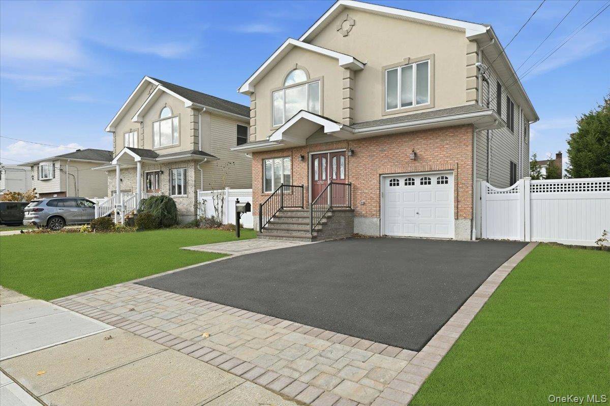 Wantagh, NY 11793,2202 Beech ST