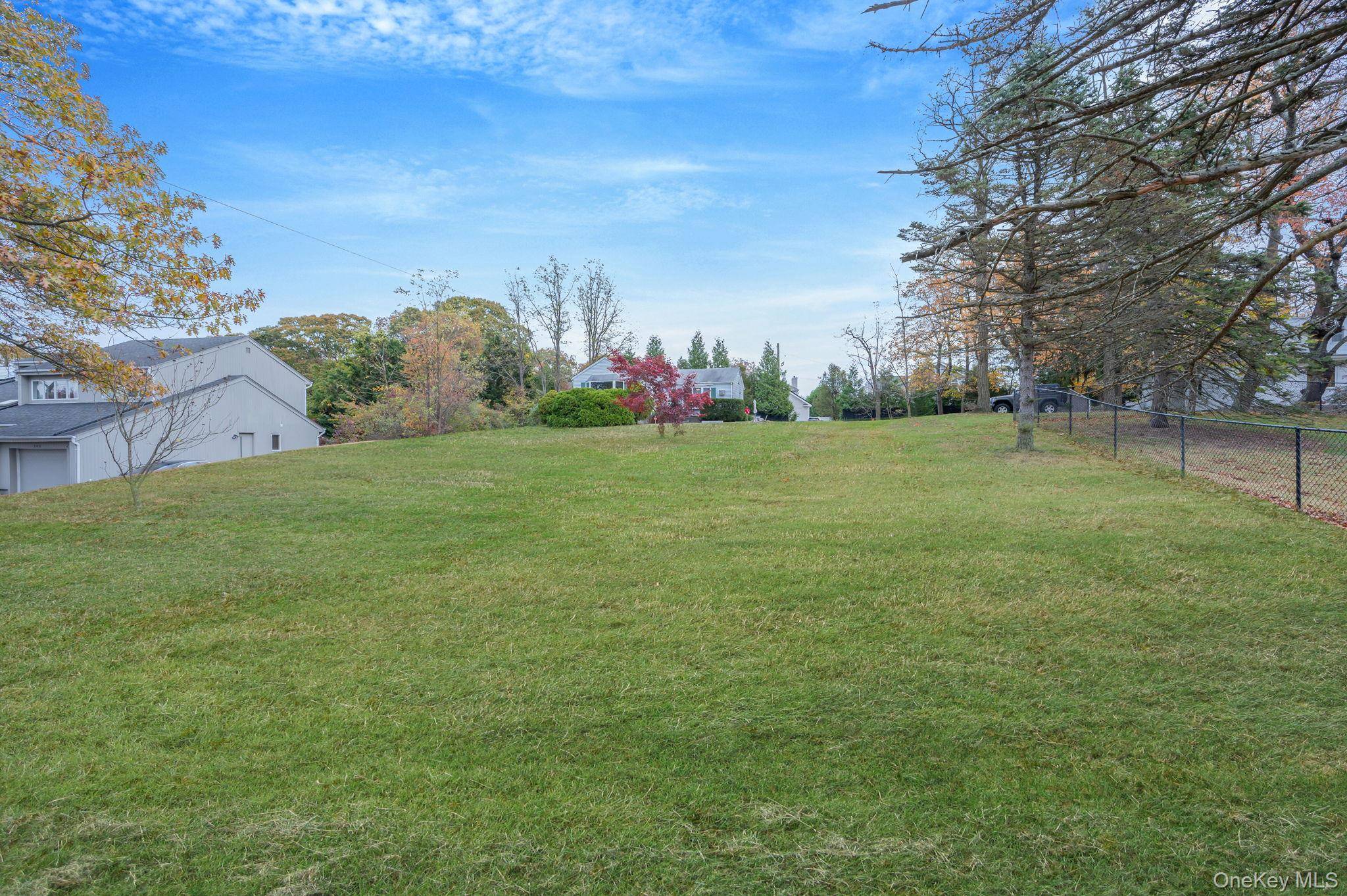 Smithtown, NY 11787,305 Terry RD