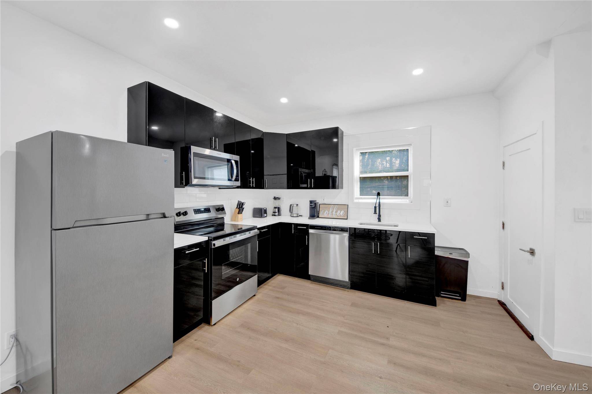 Marlboro, NY 12542,350 Old Post RD