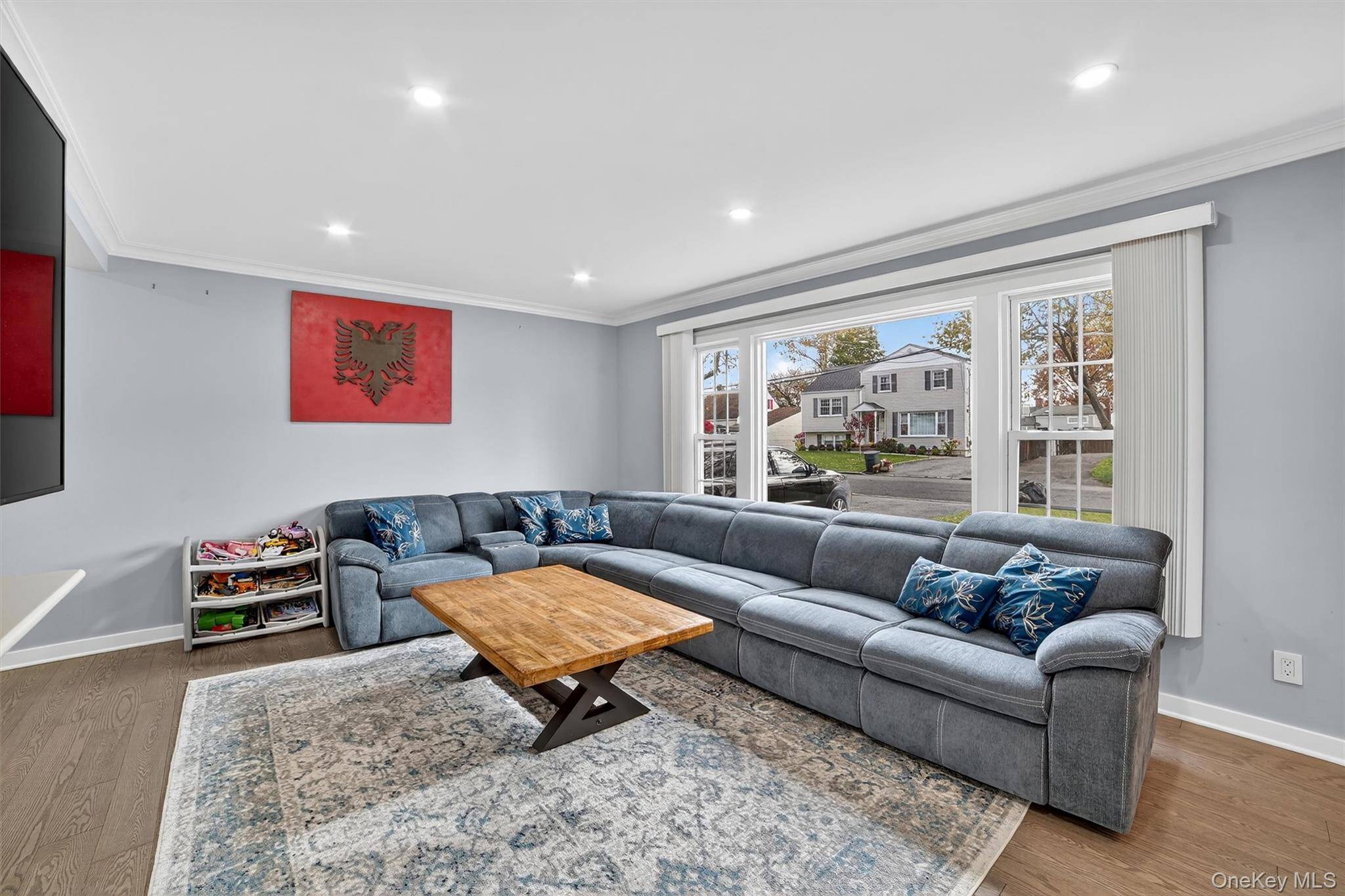 Yonkers, NY 10710,25 Rugby RD