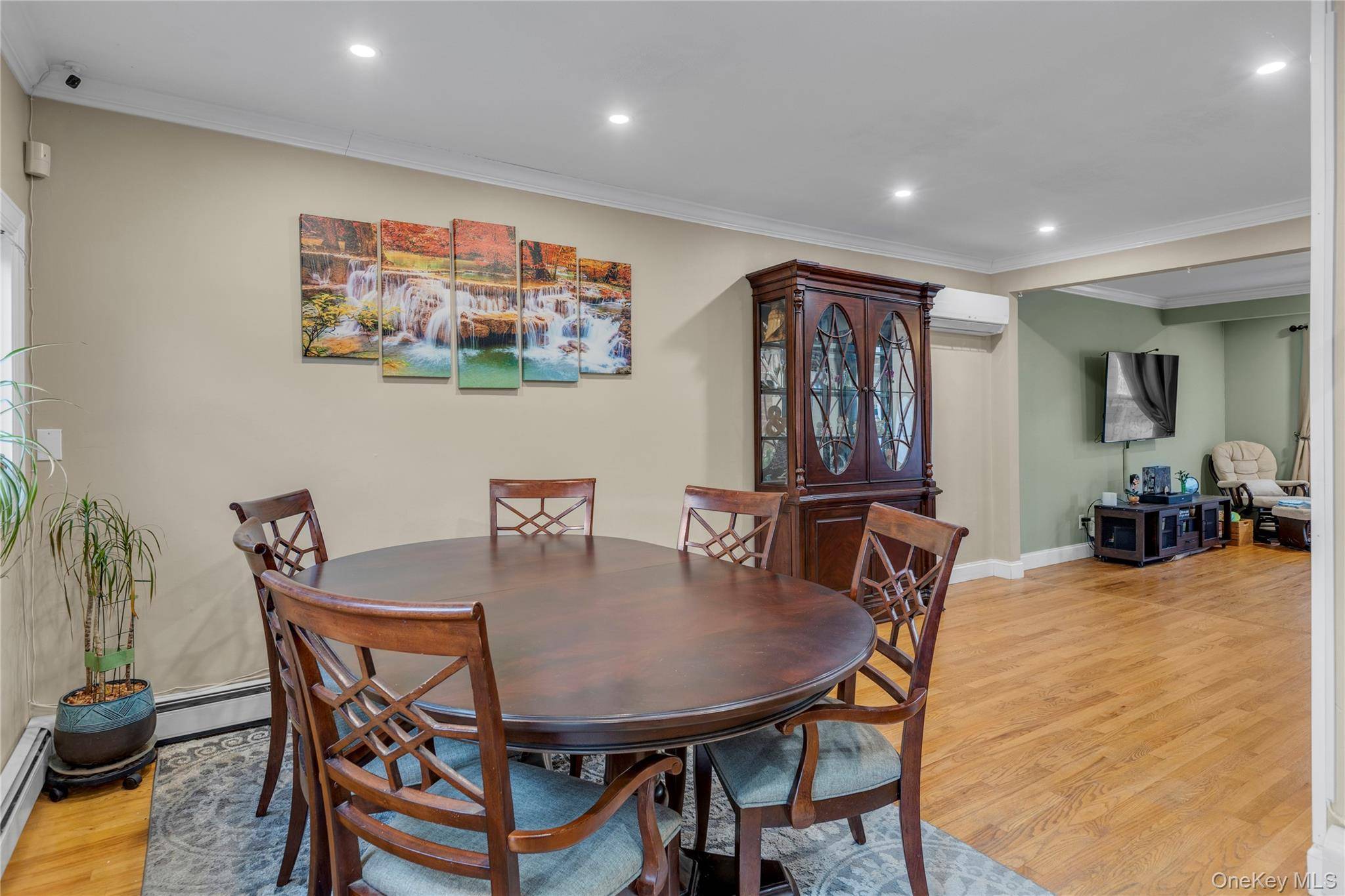 Islip, NY 11751,84 Cedar ST