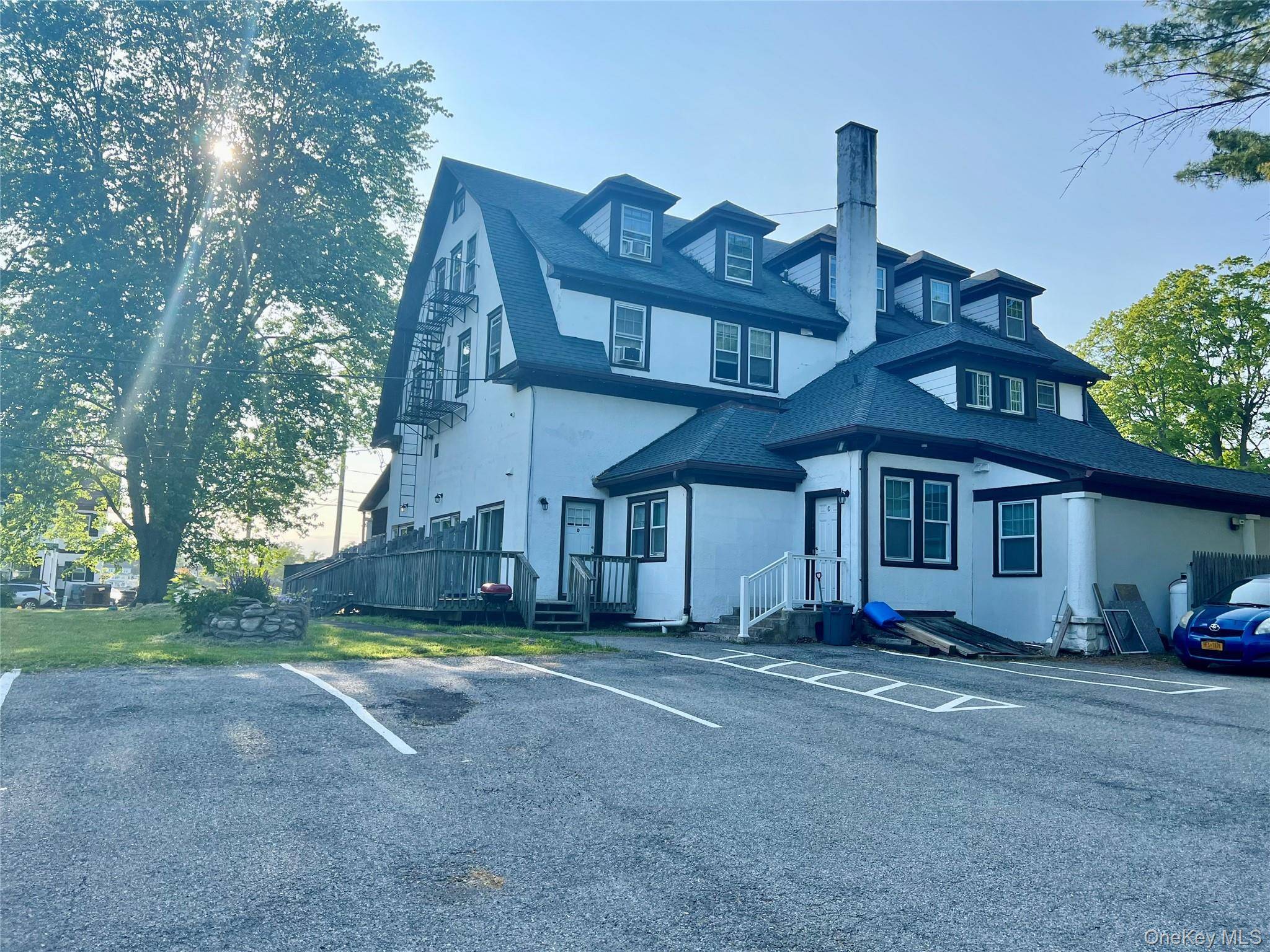 Mahopac, NY 10541,185 East Lake BLVD ##1
