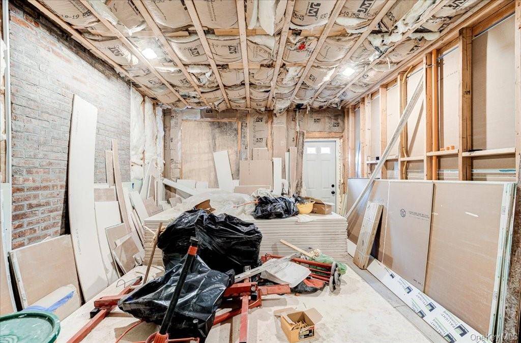 Newburgh, NY 12550,255 Powell AVE