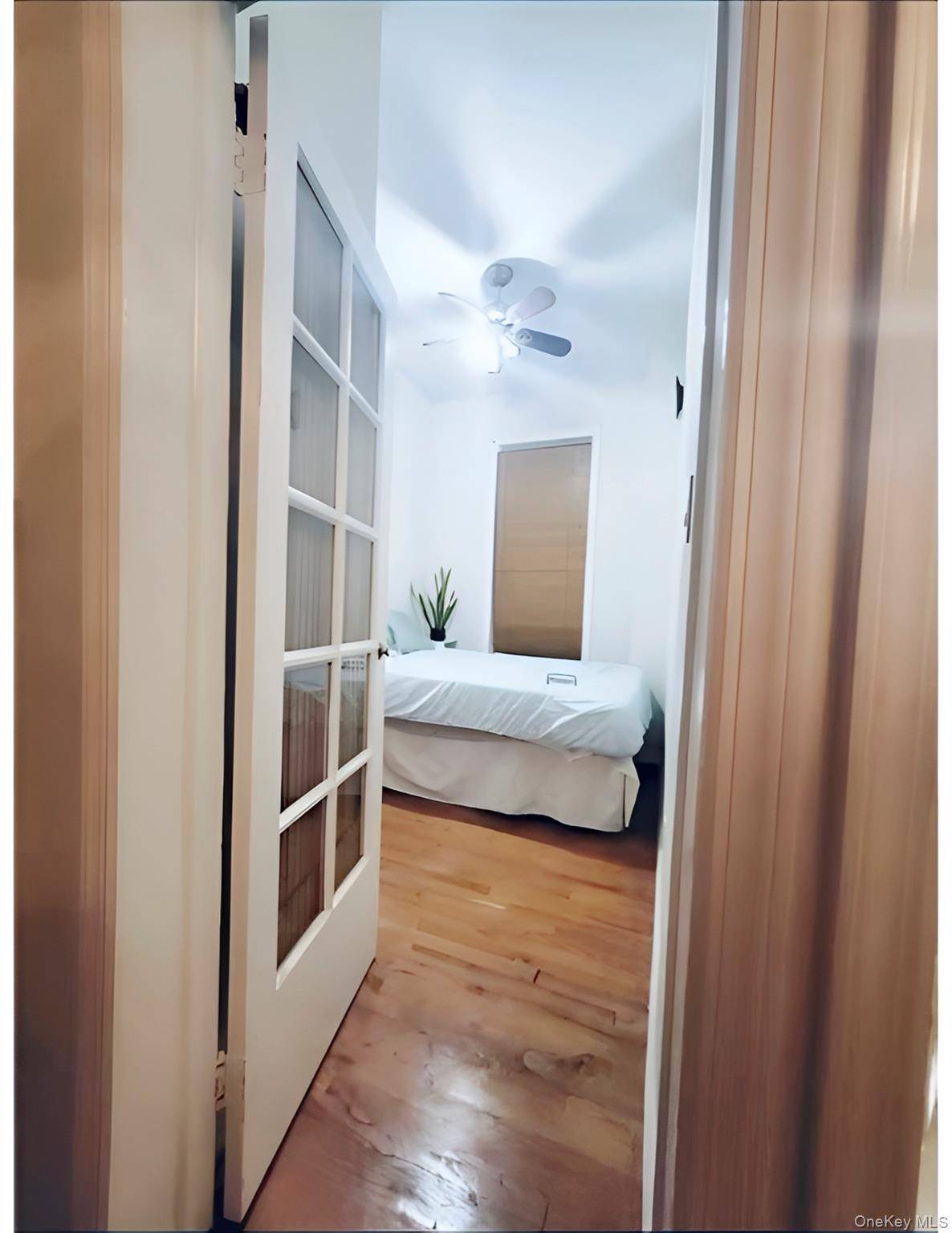 New York (manhattan), NY 10022,324 E 50th ST #3A