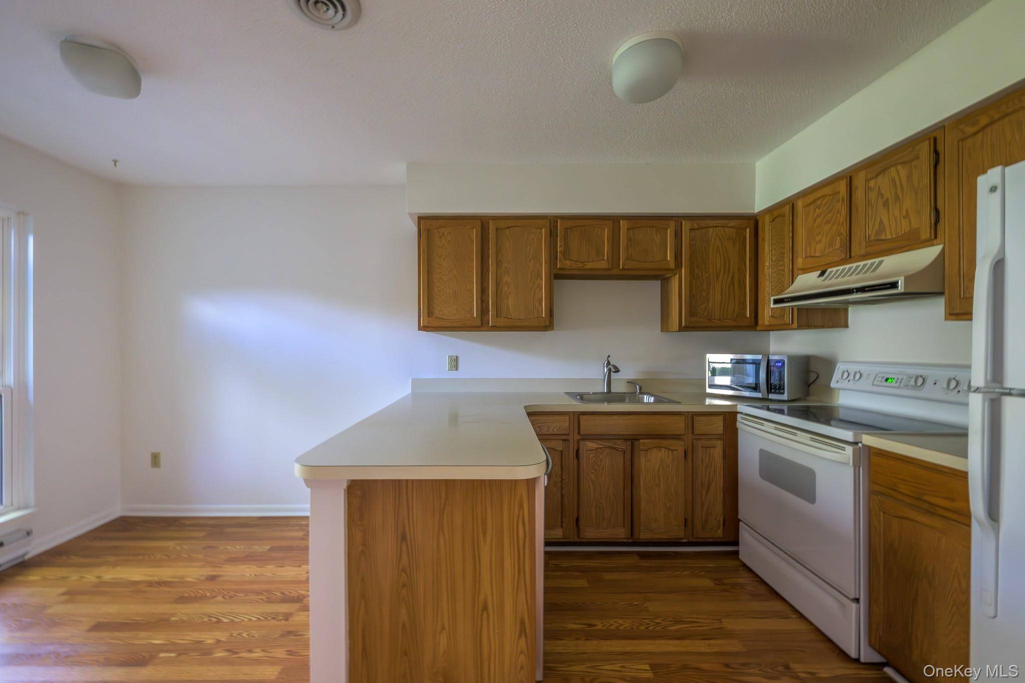 Rhinebeck, NY 12572,14 Pond DR