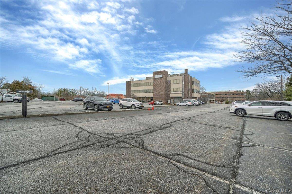 Goshen, NY 10924,15 Matthews ST